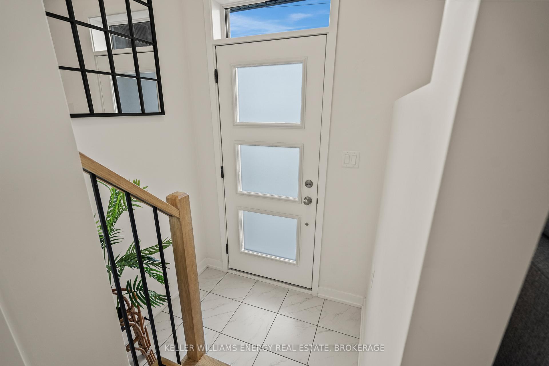 Photo 2 of Unit 302, 2550 Castlegate Crossing, Pickering, Duffin Heights — HOMEH