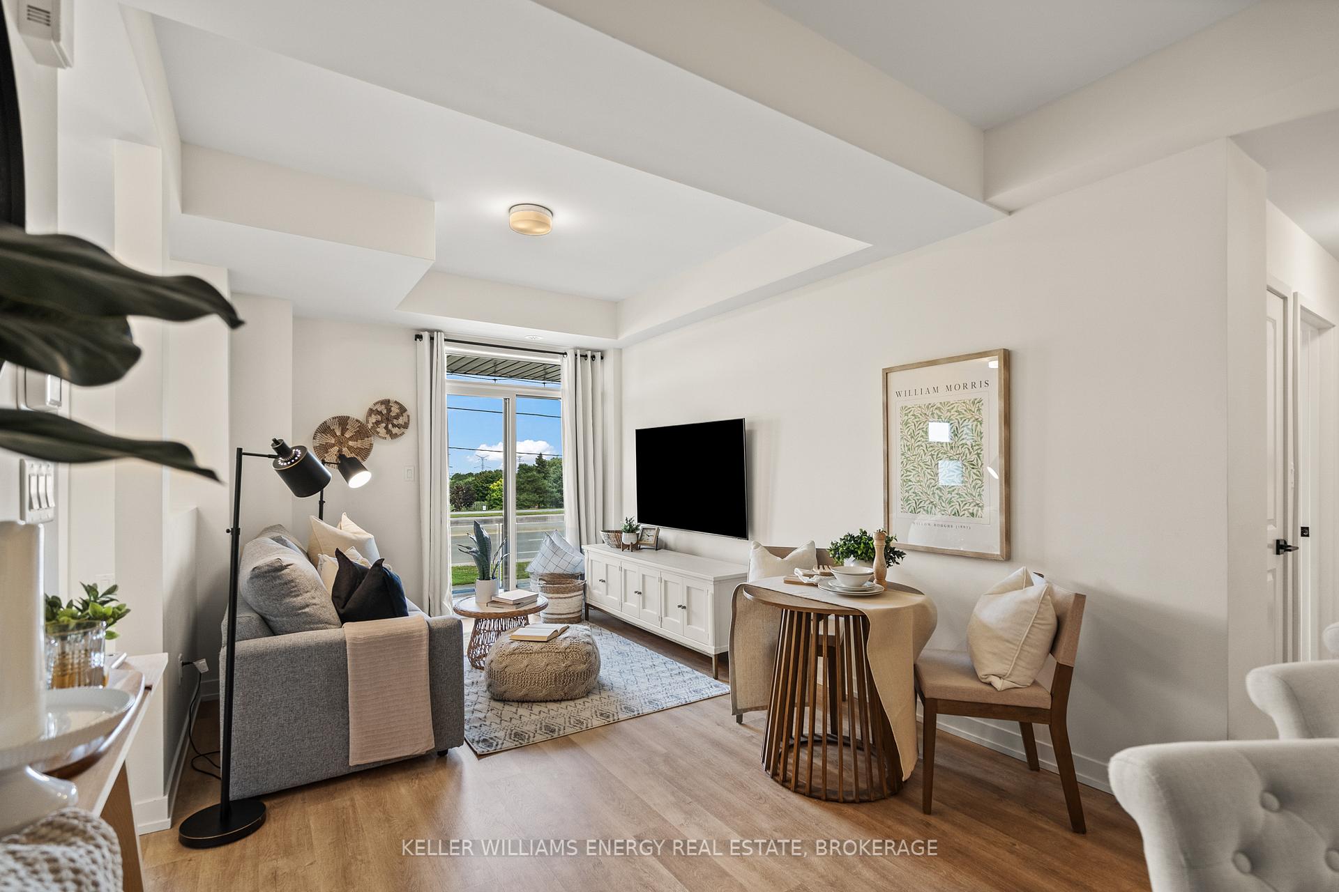 Photo 6 of Unit 302, 2550 Castlegate Crossing, Pickering, Duffin Heights — HOMEH