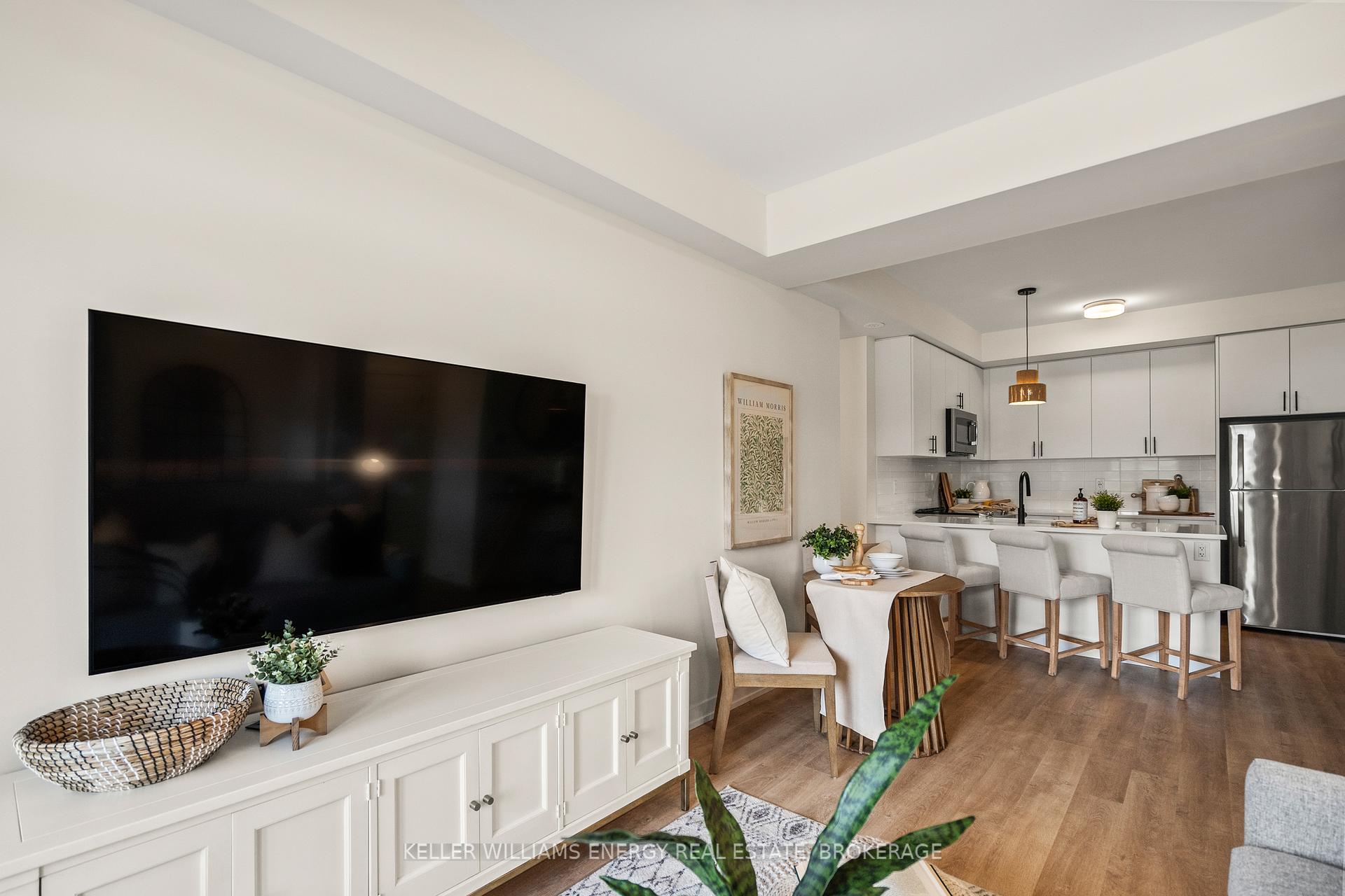 Photo 4 of Unit 302, 2550 Castlegate Crossing, Pickering, Duffin Heights — HOMEH