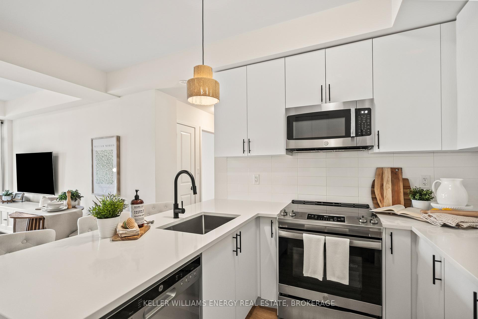 Photo 15 of Unit 302, 2550 Castlegate Crossing, Pickering, Duffin Heights — HOMEH
