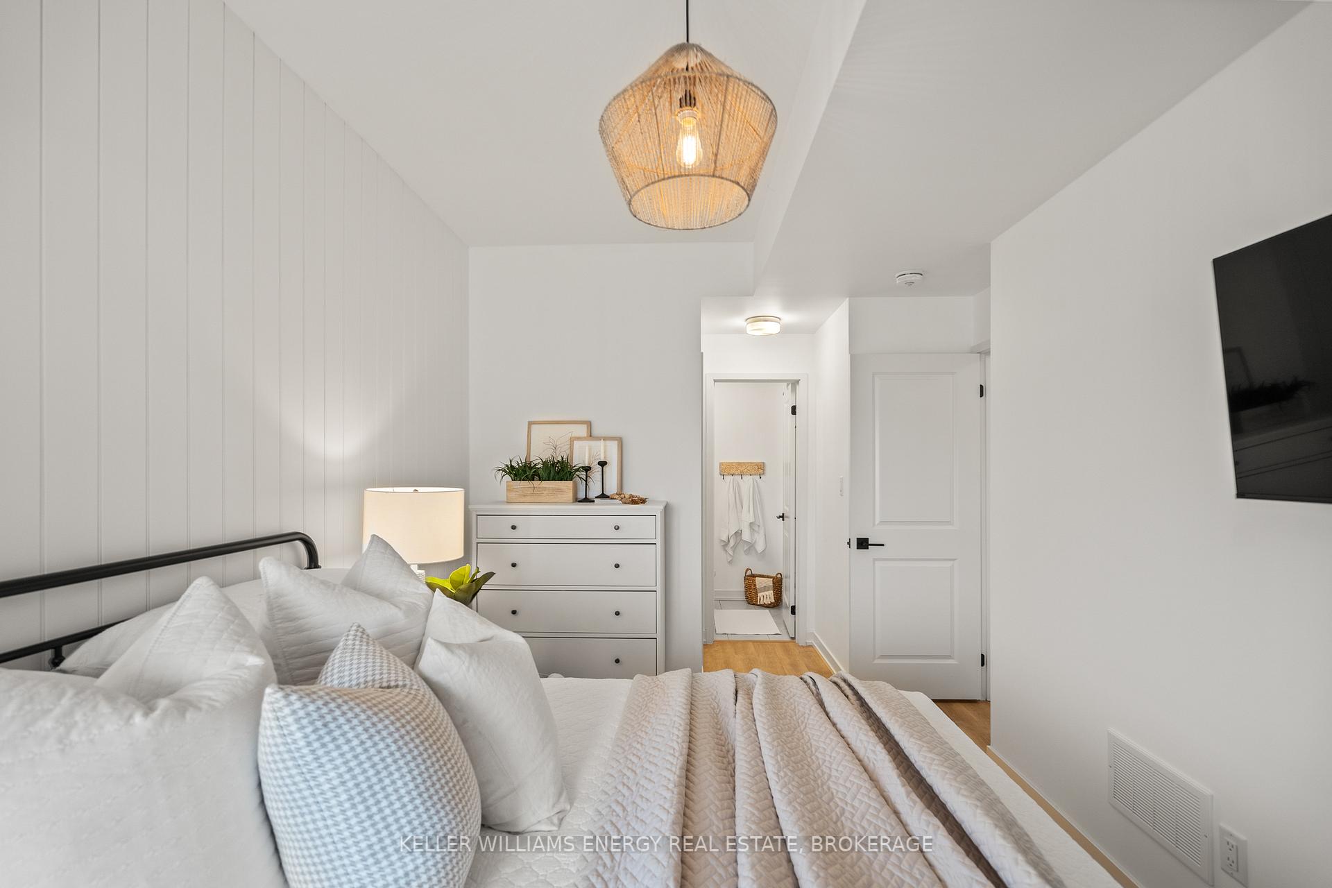 Photo 16 of Unit 302, 2550 Castlegate Crossing, Pickering, Duffin Heights — HOMEH
