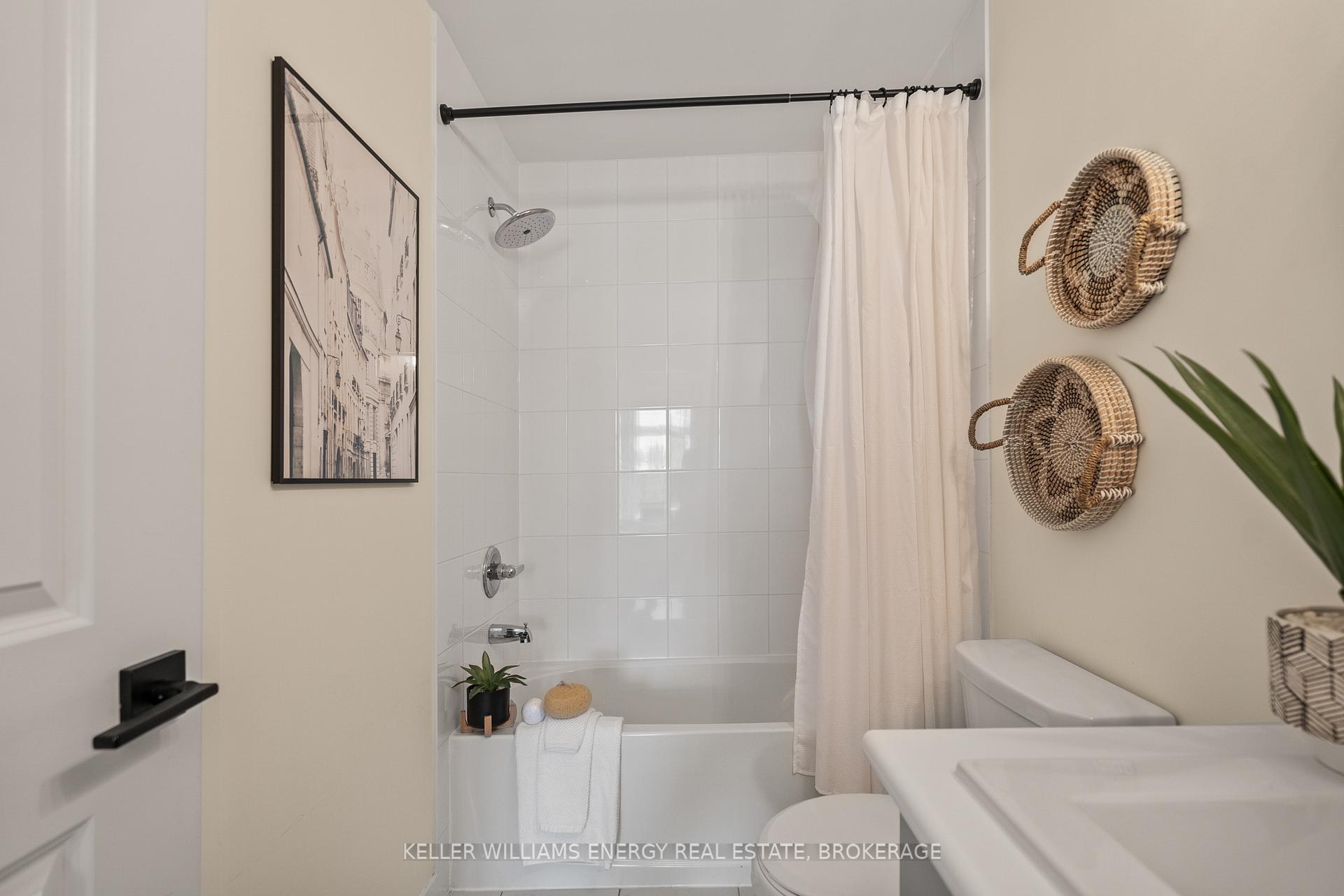 Photo 25 of Unit 302, 2550 Castlegate Crossing, Pickering, Duffin Heights — HOMEH