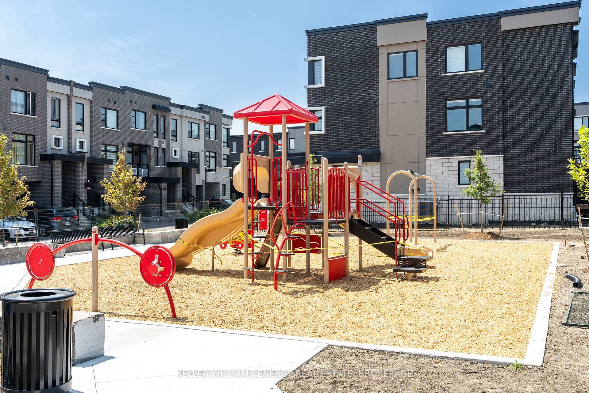 Photo 29 of Unit 302, 2550 Castlegate Crossing, Pickering, Duffin Heights — HOMEH