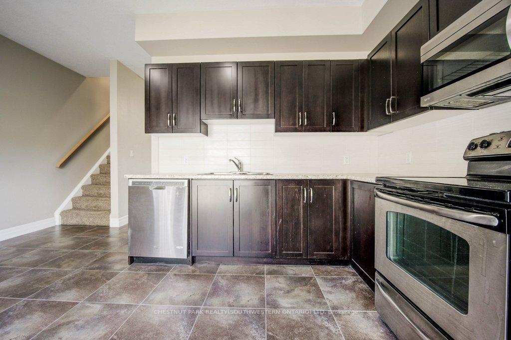 Photo 12 of Unit 2, 1180 Countrystone Drive, Kitchener — HOMEH