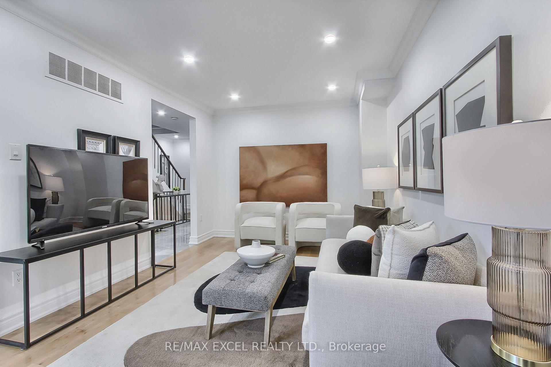 Photo 7 of 1 New Havens Way, Markham, Thornhill — HOMEH