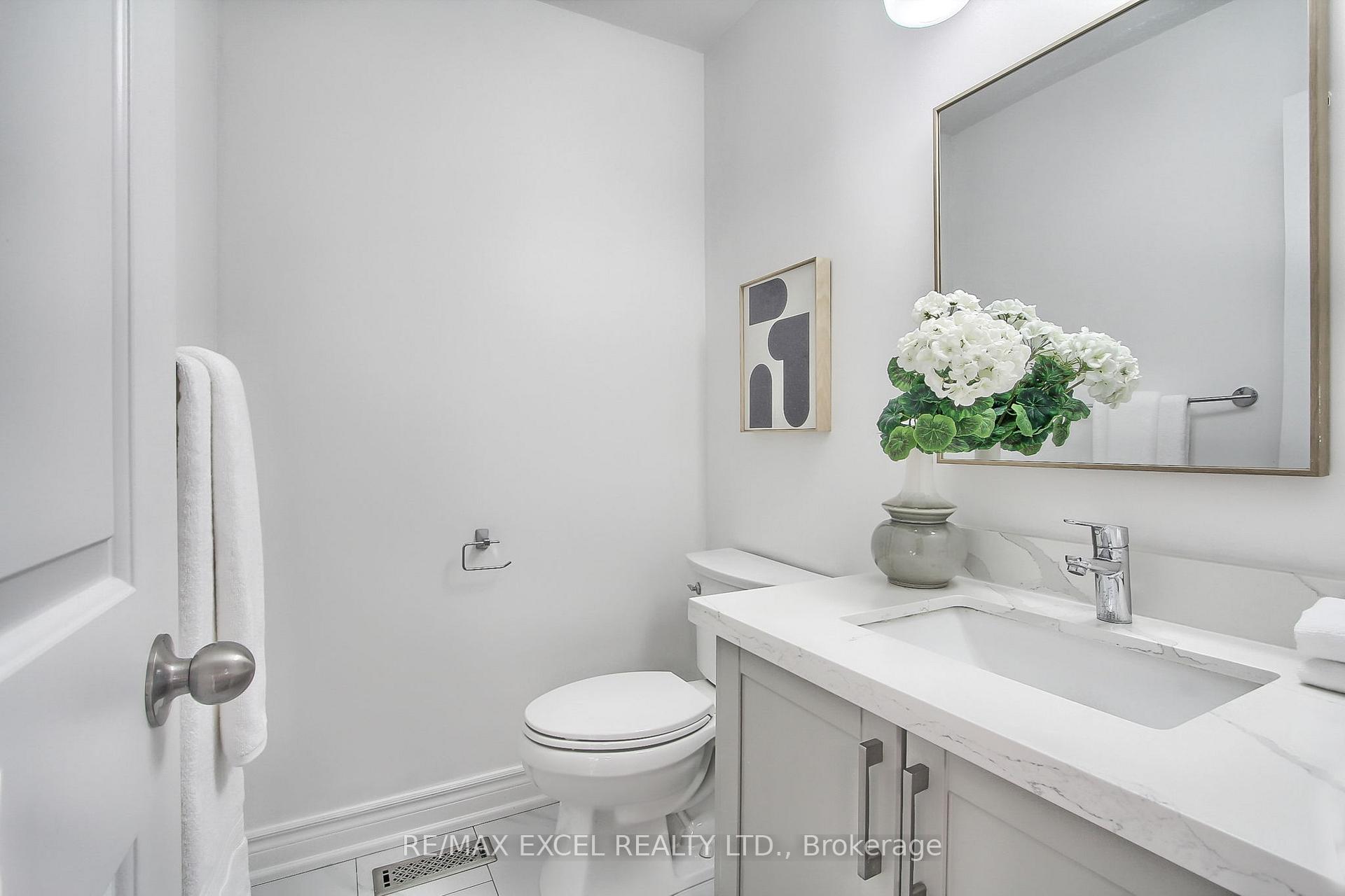 Photo 15 of 1 New Havens Way, Markham, Thornhill — HOMEH