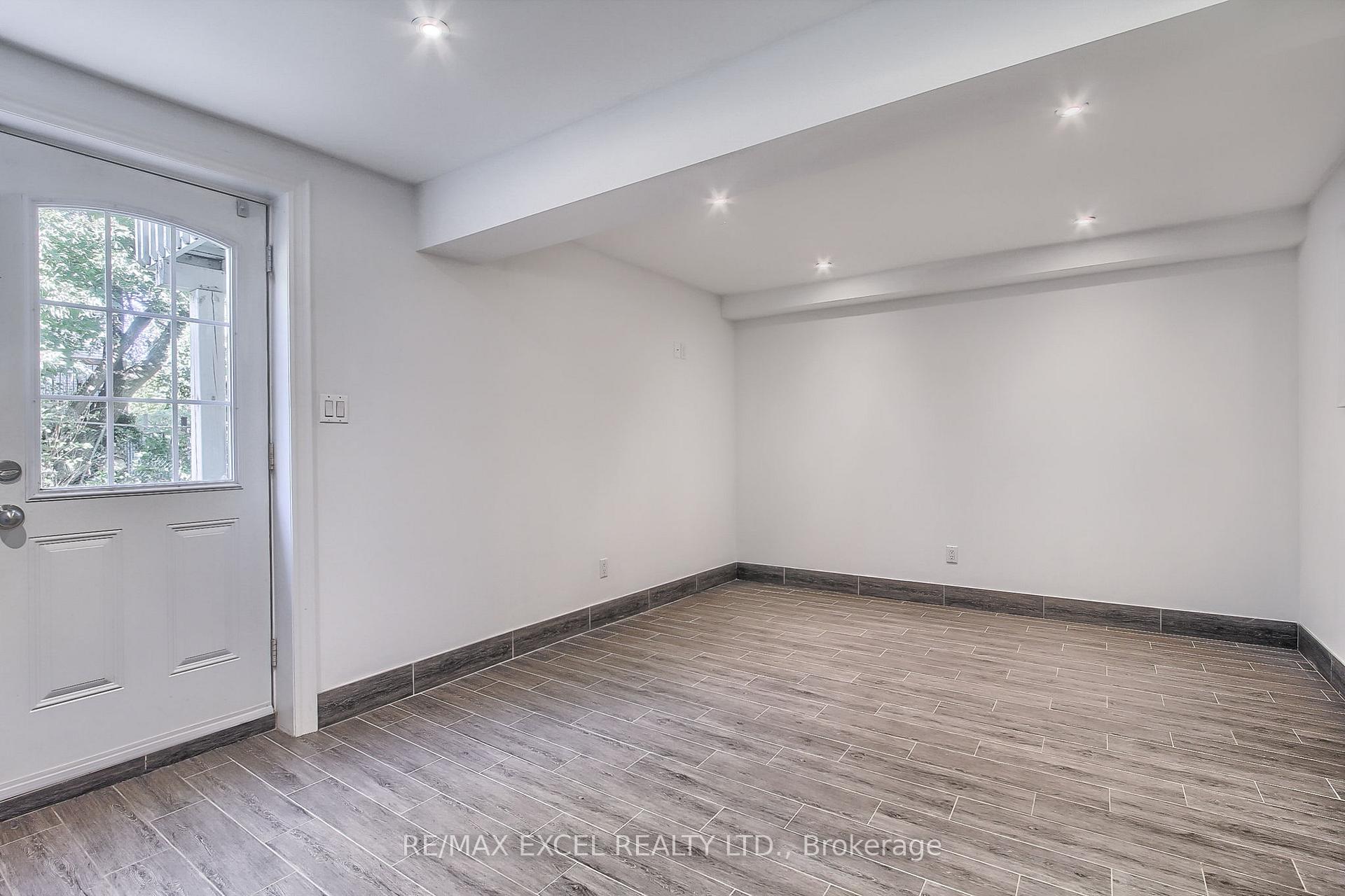 Photo 40 of 1 New Havens Way, Markham, Thornhill — HOMEH