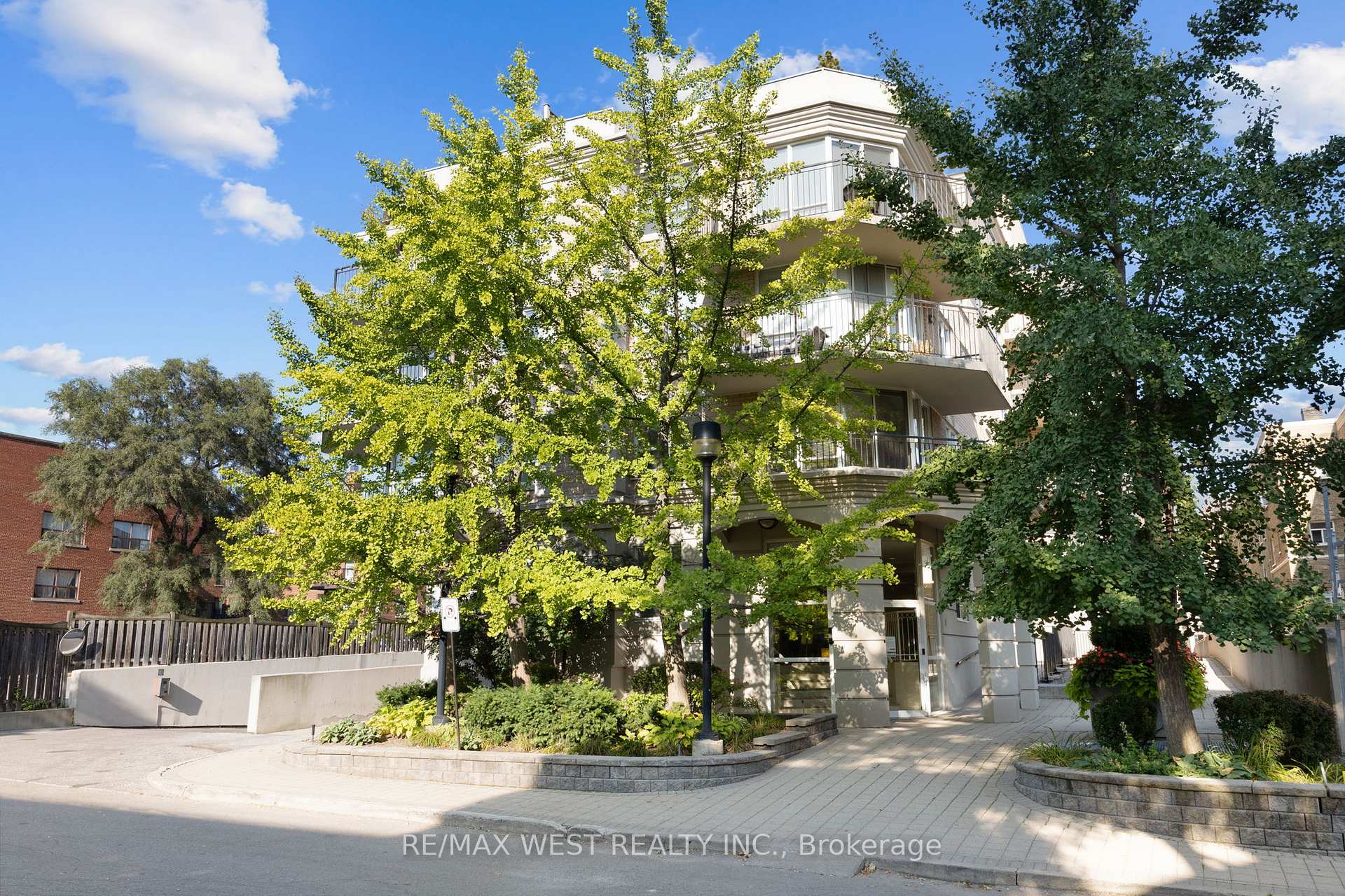 Photo 8 of Unit 201, 55 Lorindale Avenue, Toronto, Lawrence Park North — HOMEH