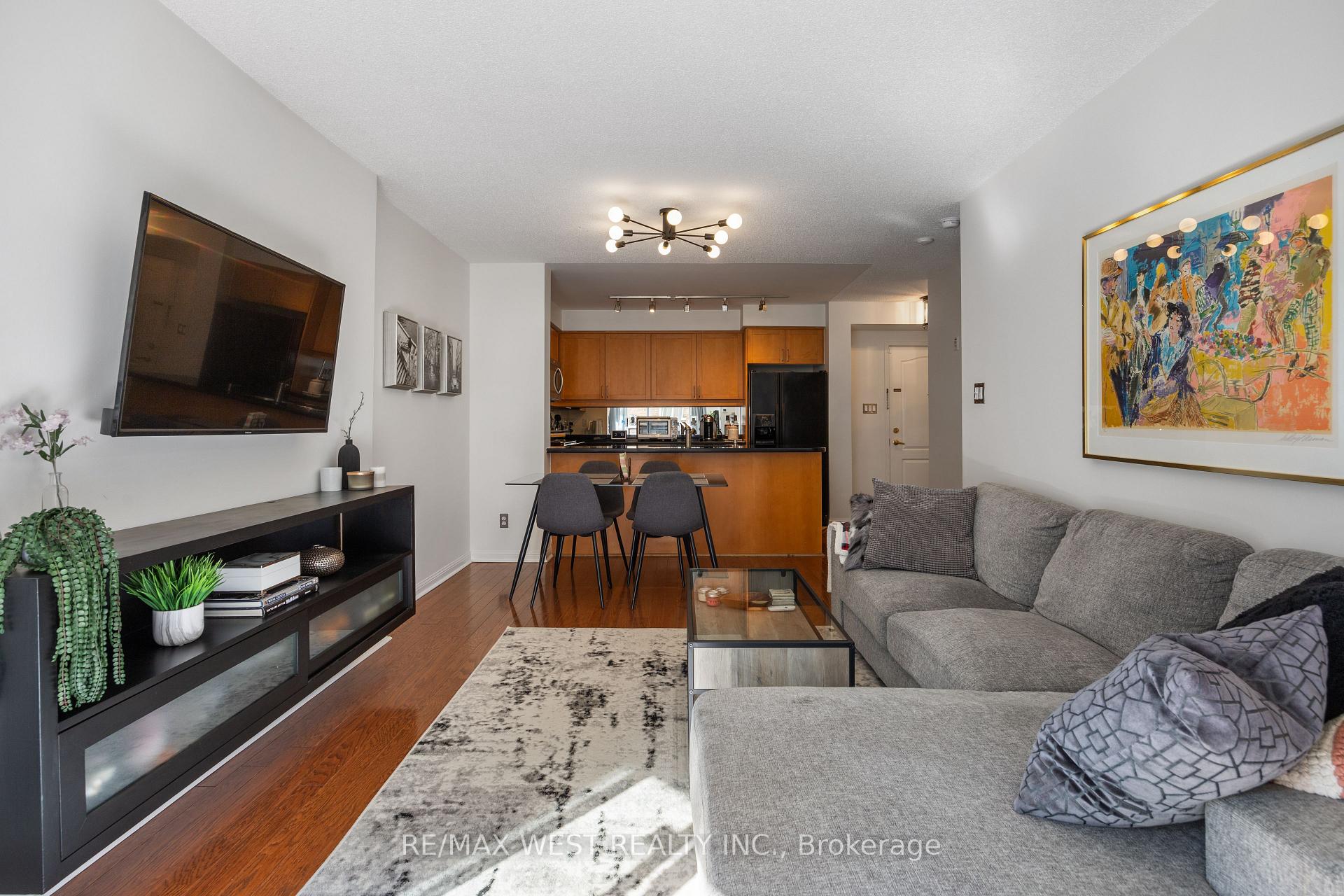 Photo 7 of Unit 201, 55 Lorindale Avenue, Toronto, Lawrence Park North — HOMEH