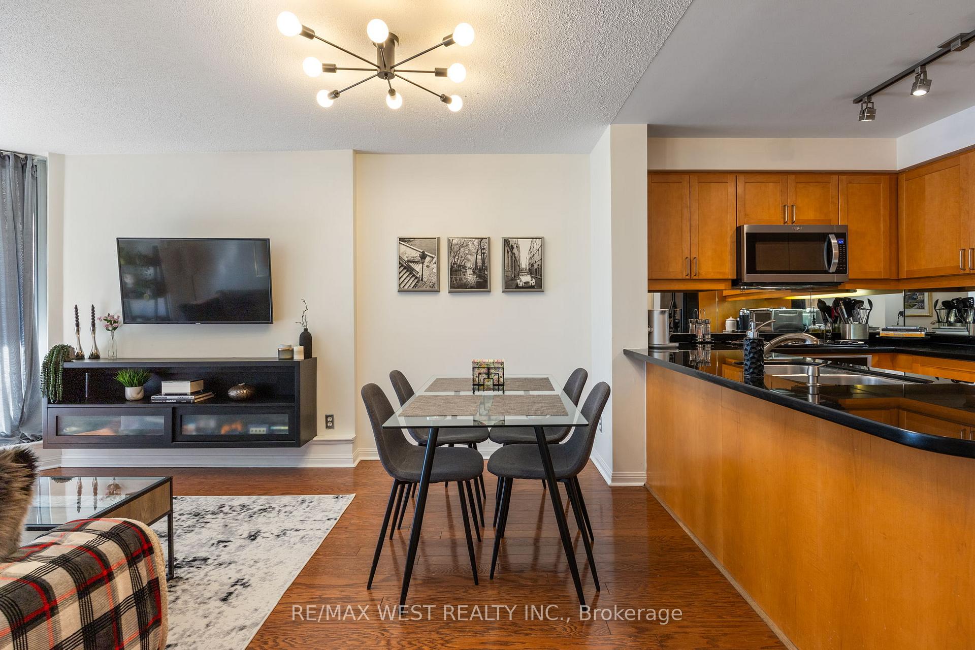 Photo 11 of Unit 201, 55 Lorindale Avenue, Toronto, Lawrence Park North — HOMEH