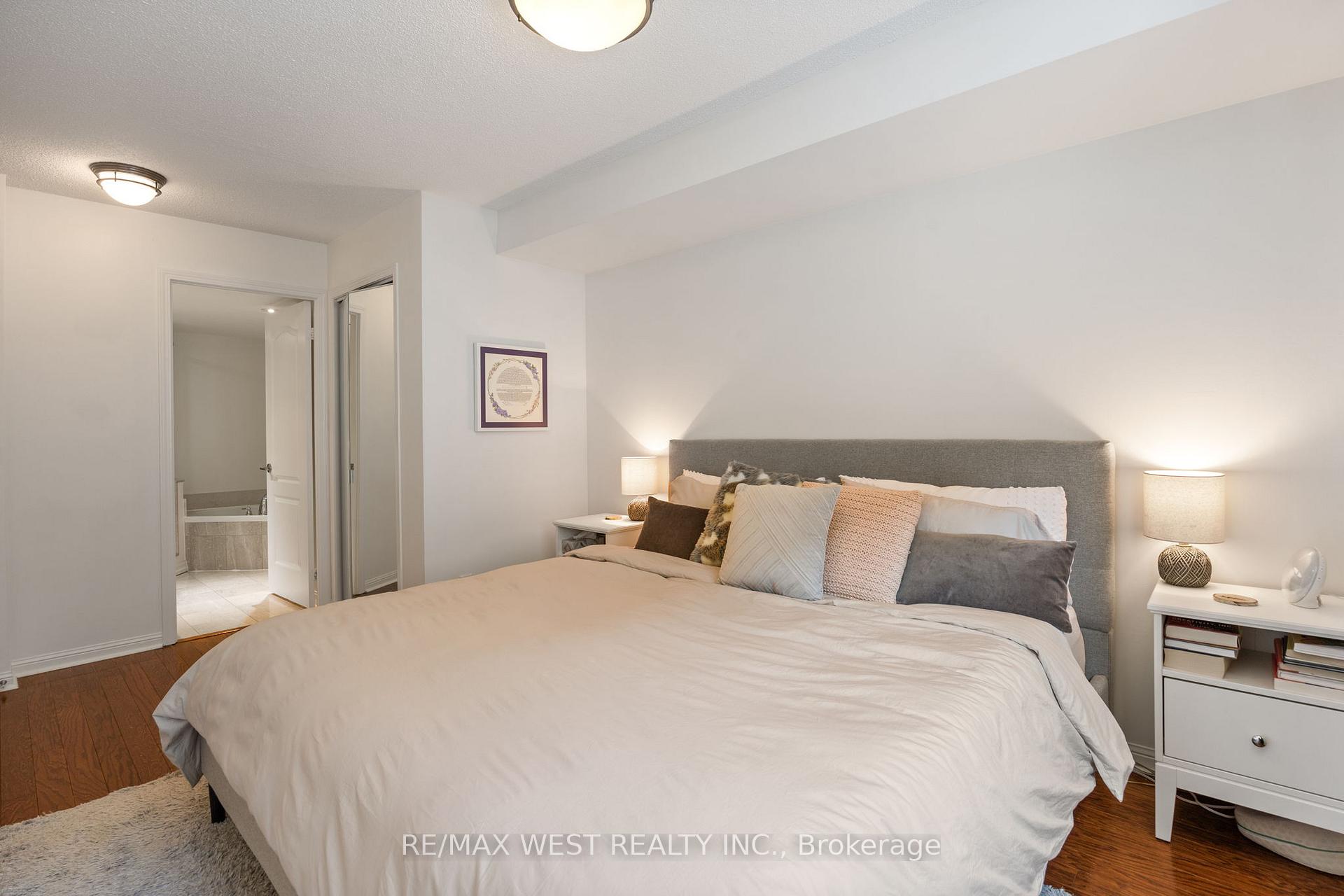 Photo 5 of Unit 201, 55 Lorindale Avenue, Toronto, Lawrence Park North — HOMEH