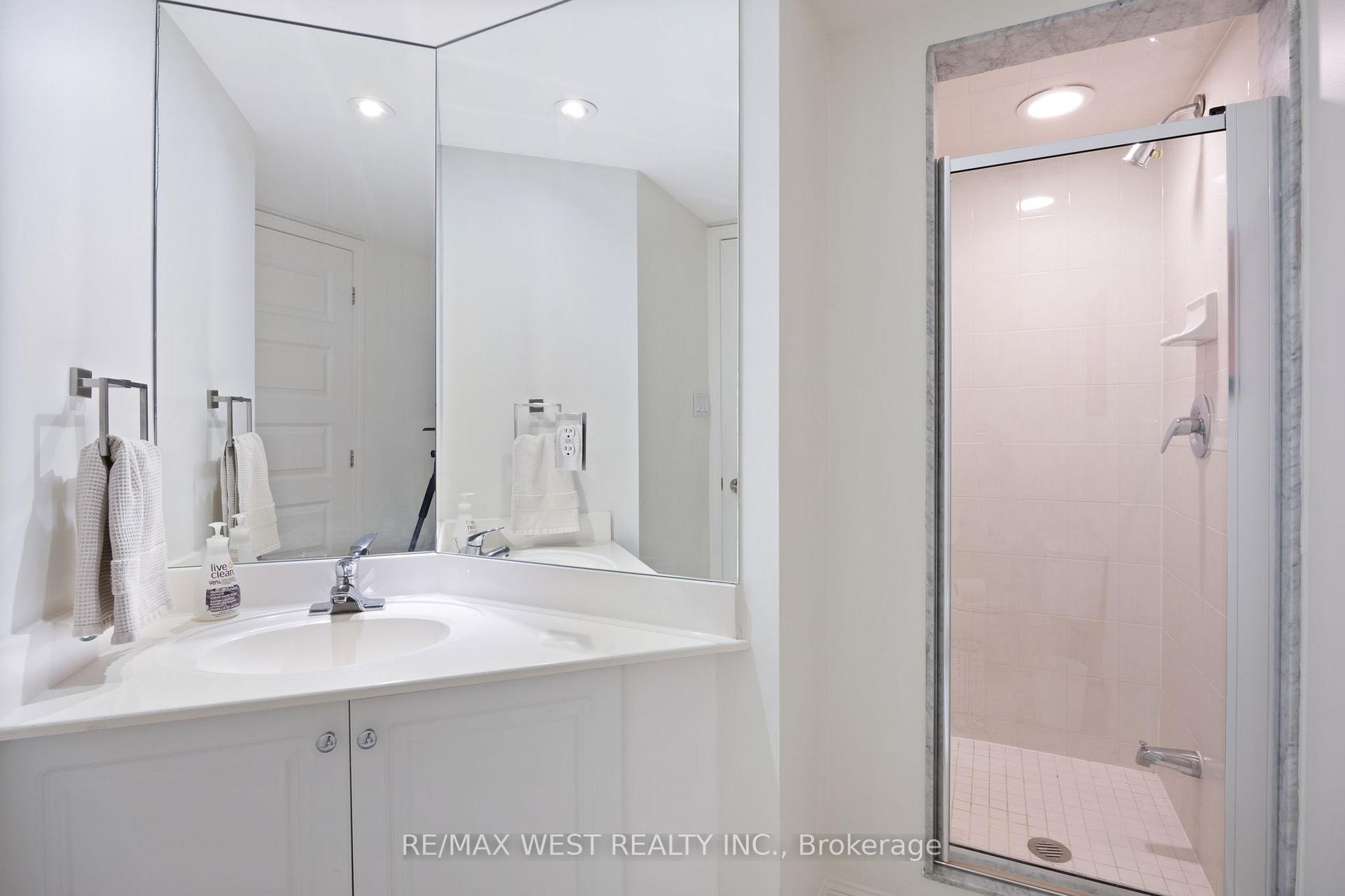 Photo 10 of Unit 201, 55 Lorindale Avenue, Toronto, Lawrence Park North — HOMEH