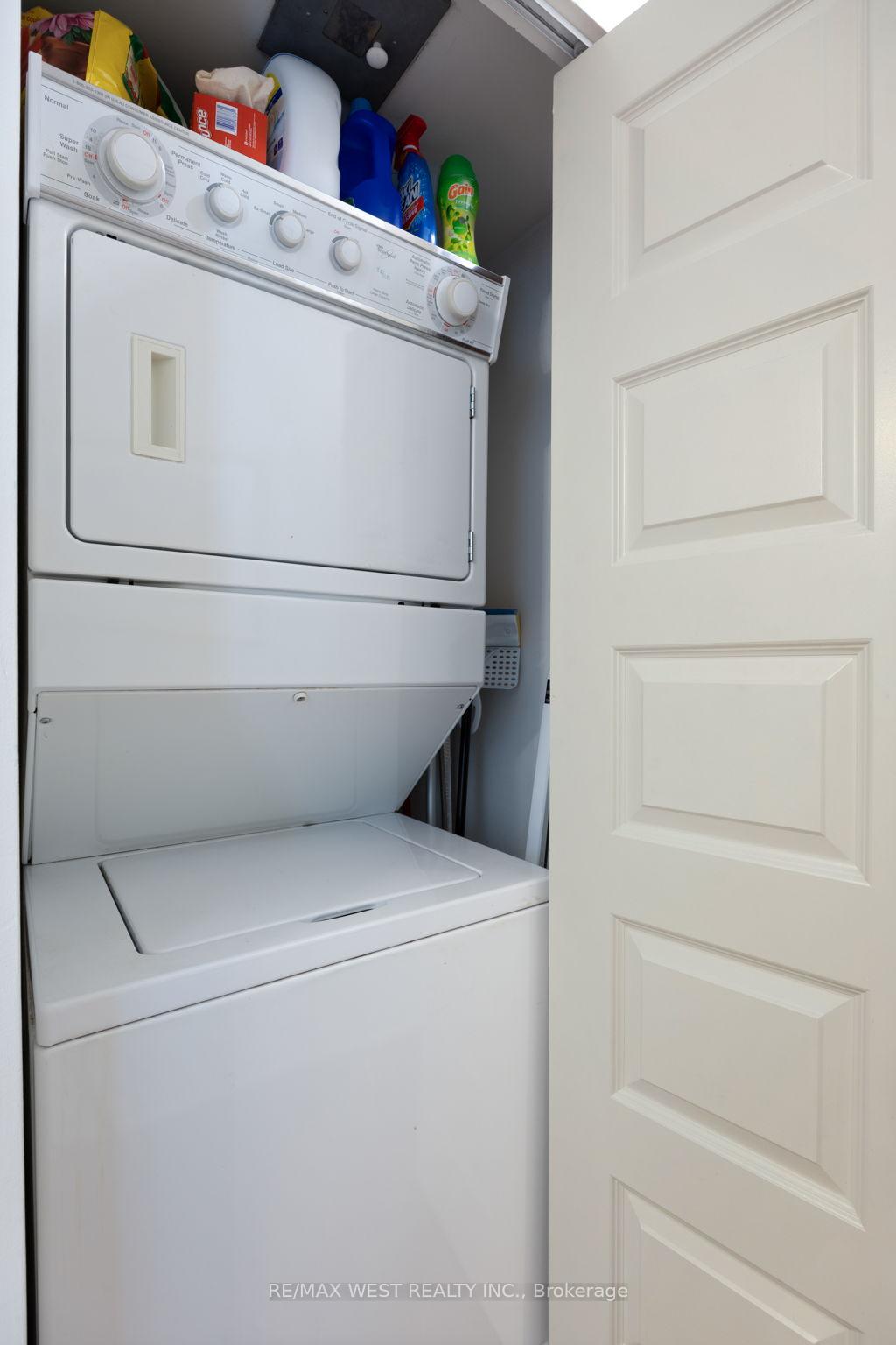 Photo 9 of Unit 201, 55 Lorindale Avenue, Toronto, Lawrence Park North — HOMEH