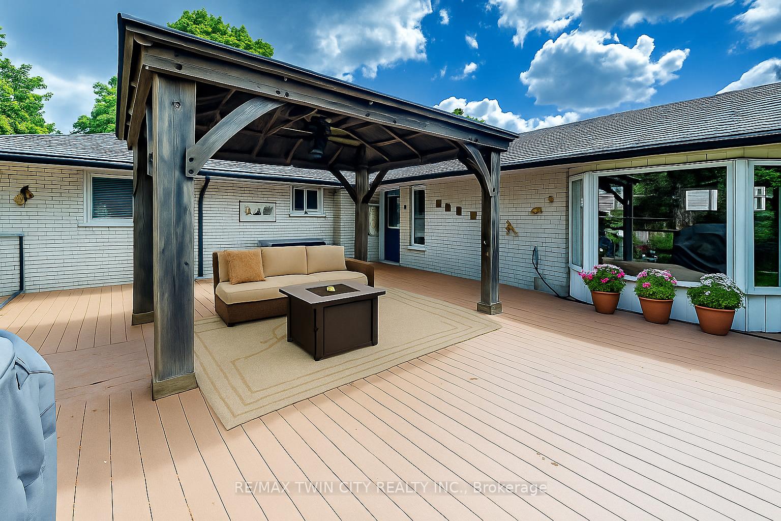 Photo 3 of 28 Elmhurst Crescent, Guelph, Junction/Onward Willow — HOMEH