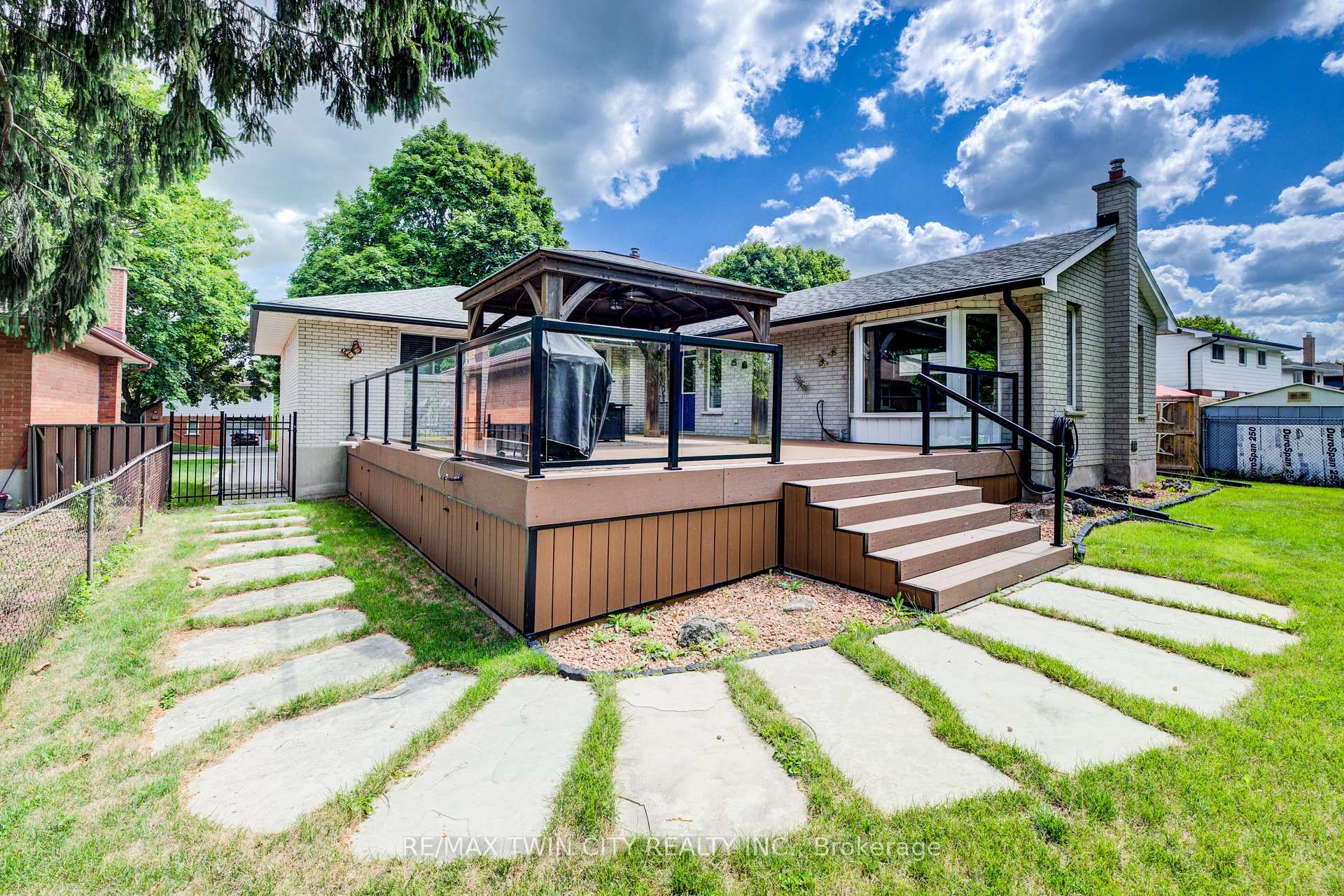 Photo 4 of 28 Elmhurst Crescent, Guelph, Junction/Onward Willow — HOMEH