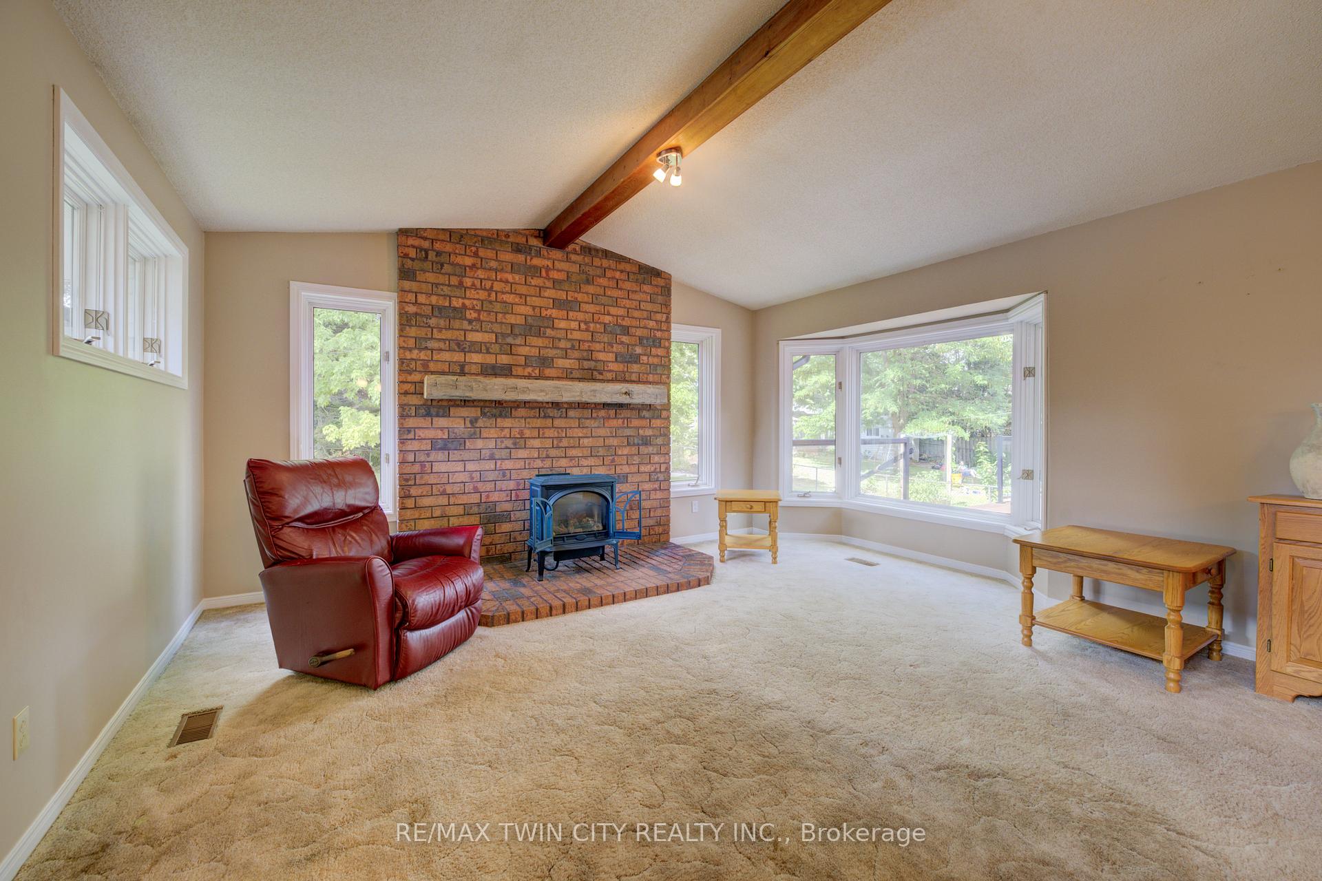 Photo 12 of 28 Elmhurst Crescent, Guelph, Junction/Onward Willow — HOMEH