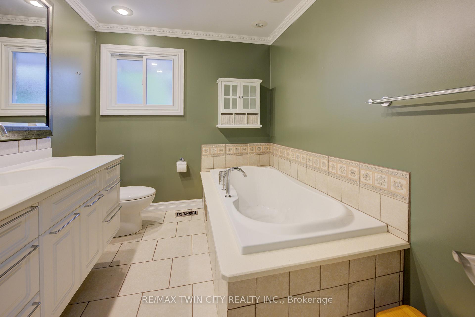 Photo 14 of 28 Elmhurst Crescent, Guelph, Junction/Onward Willow — HOMEH