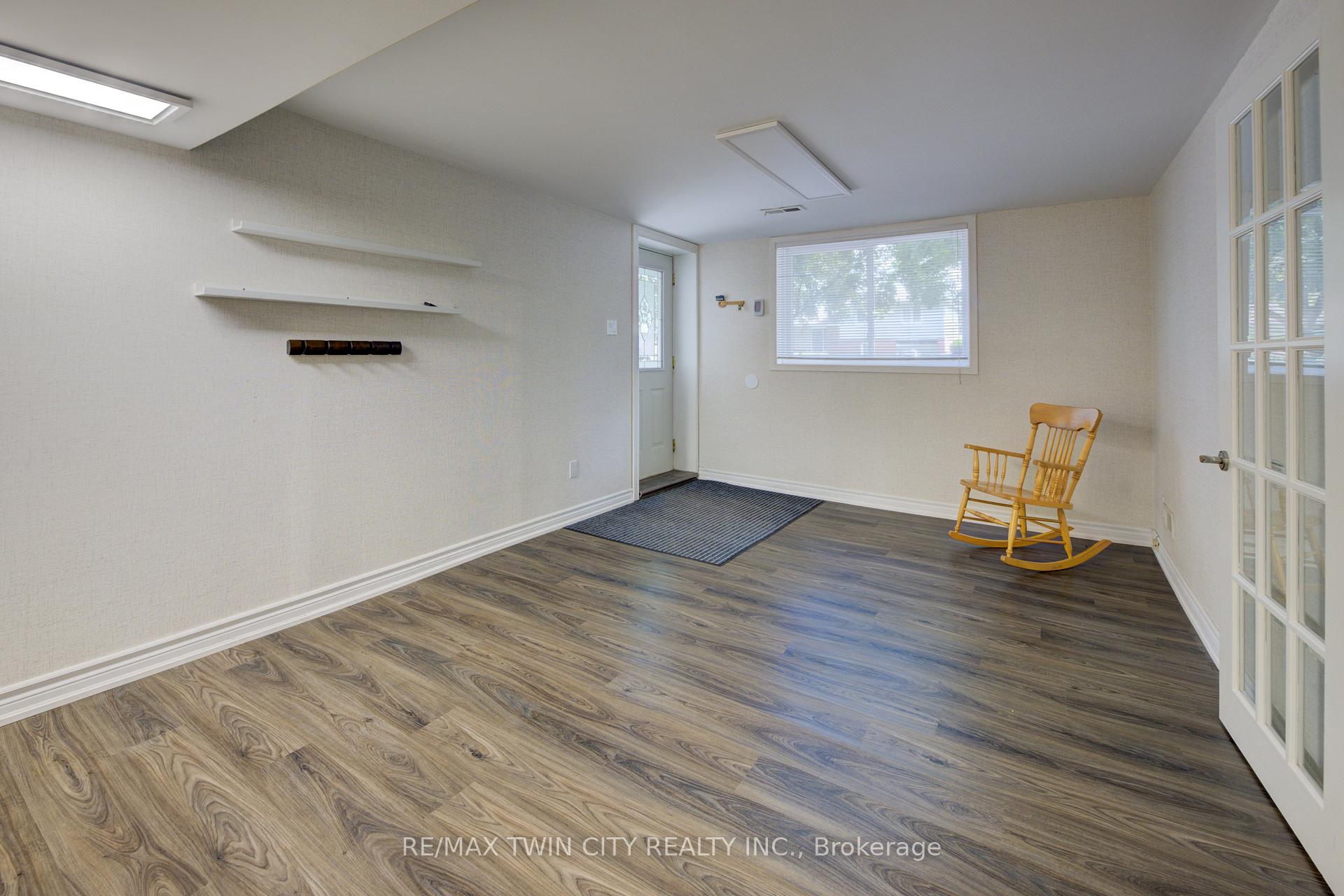 Photo 22 of 28 Elmhurst Crescent, Guelph, Junction/Onward Willow — HOMEH
