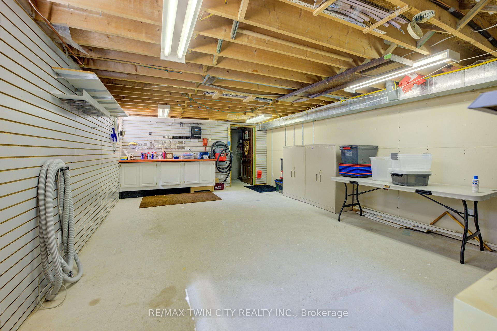 Photo 24 of 28 Elmhurst Crescent, Guelph, Junction/Onward Willow — HOMEH