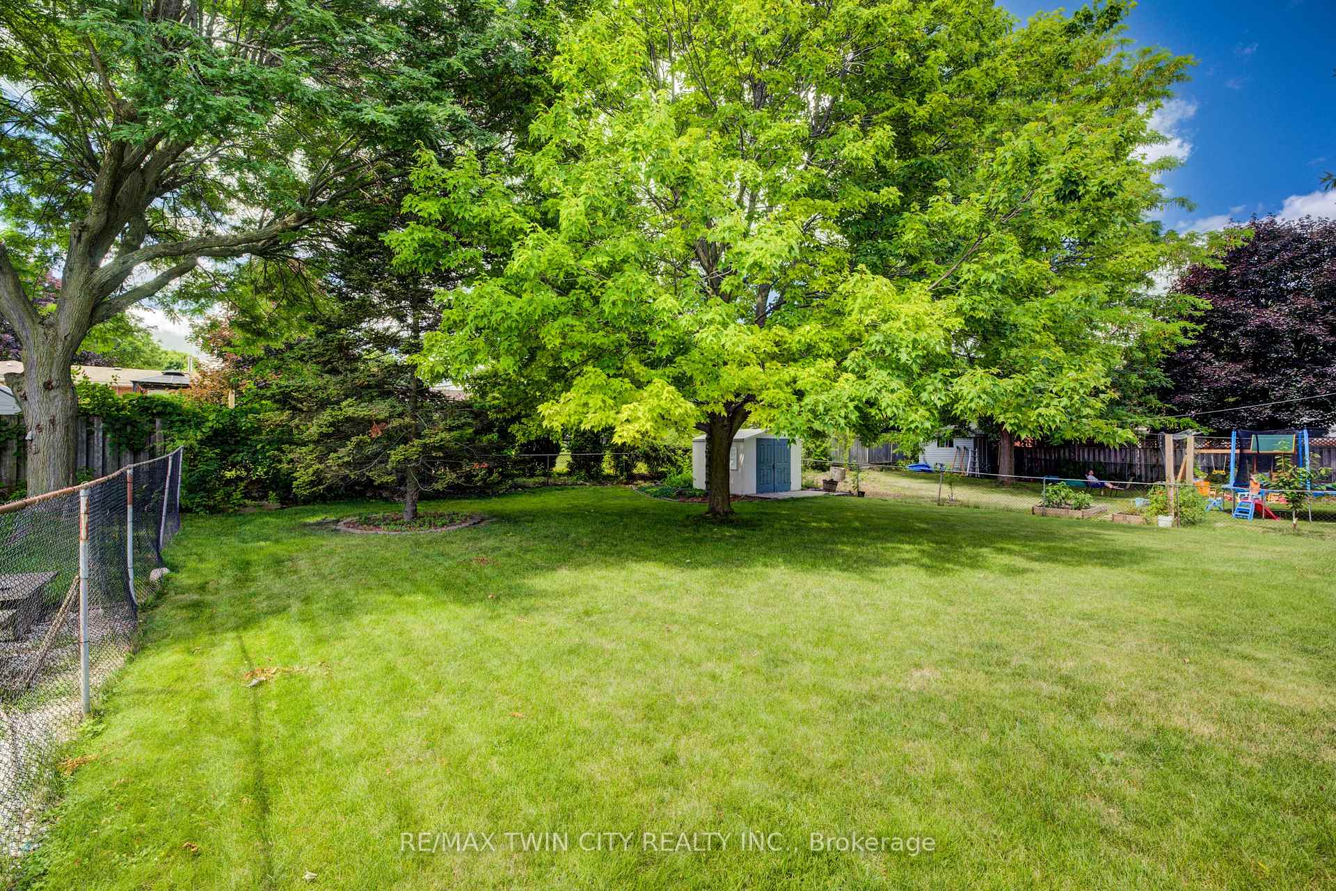 Photo 27 of 28 Elmhurst Crescent, Guelph, Junction/Onward Willow — HOMEH