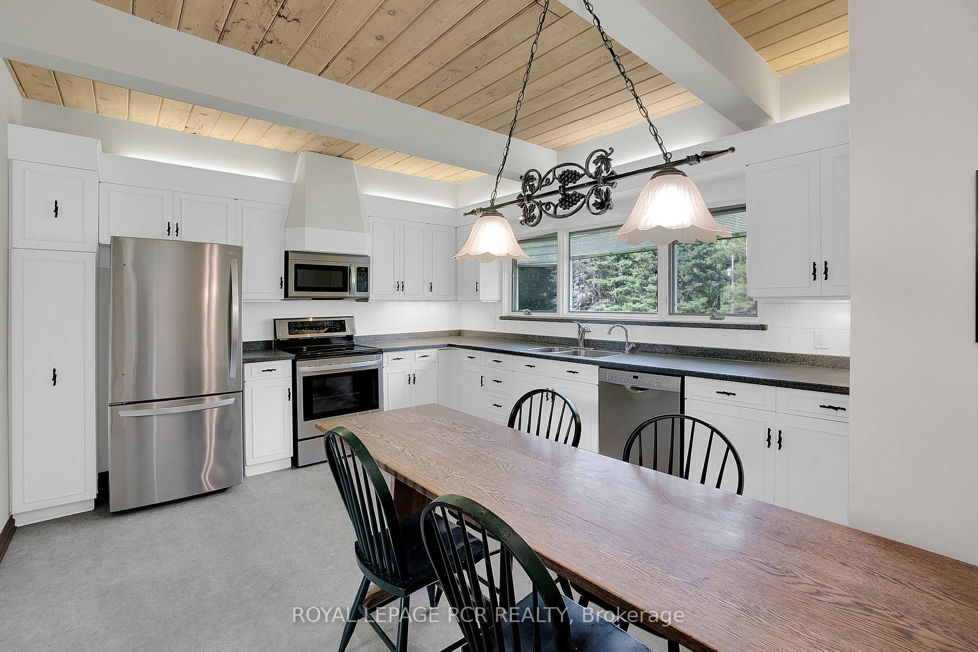 Photo 10 of 15486 Mount Pleasant Road, Caledon, Palgrave — HOMEH