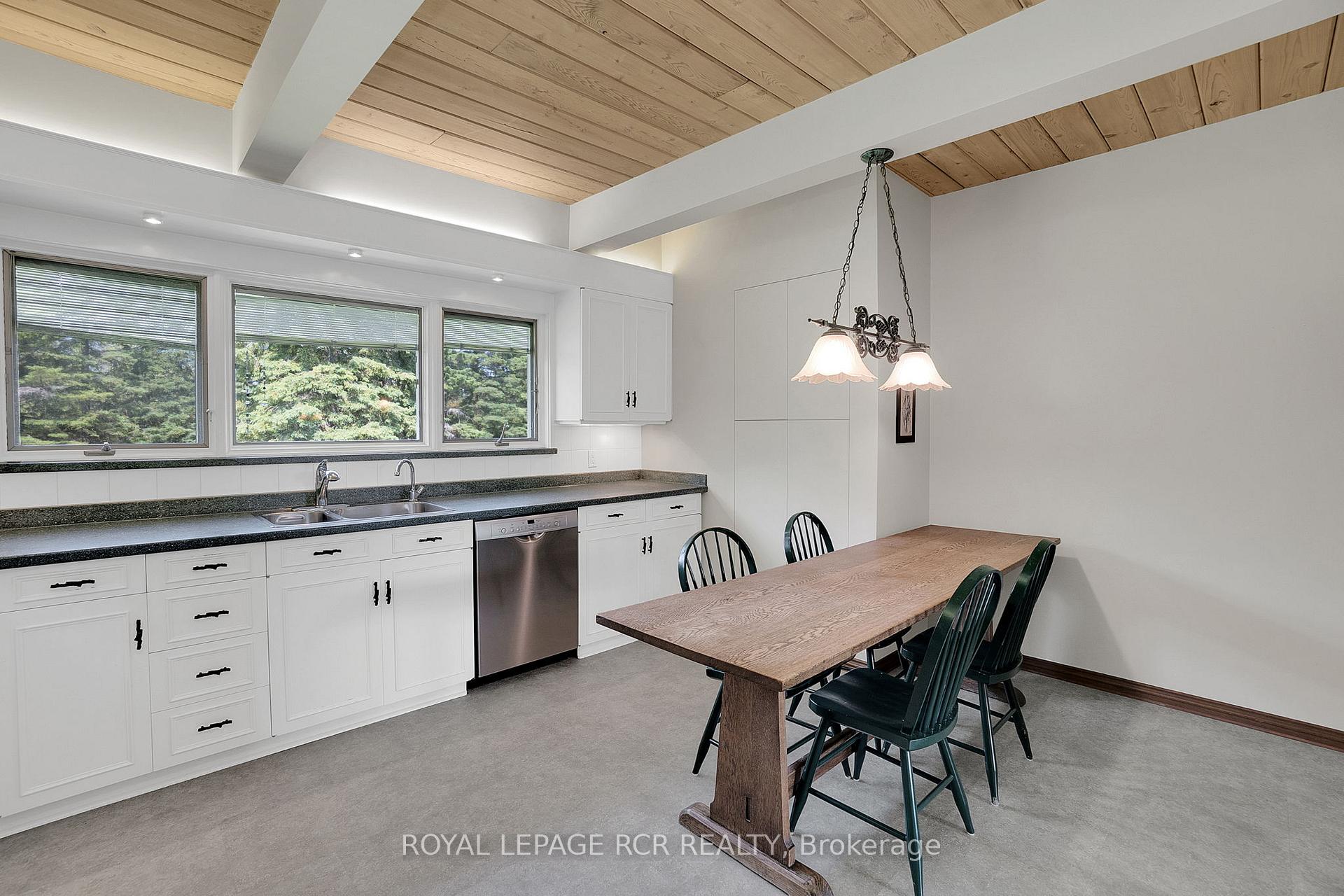 Photo 8 of 15486 Mount Pleasant Road, Caledon, Palgrave — HOMEH