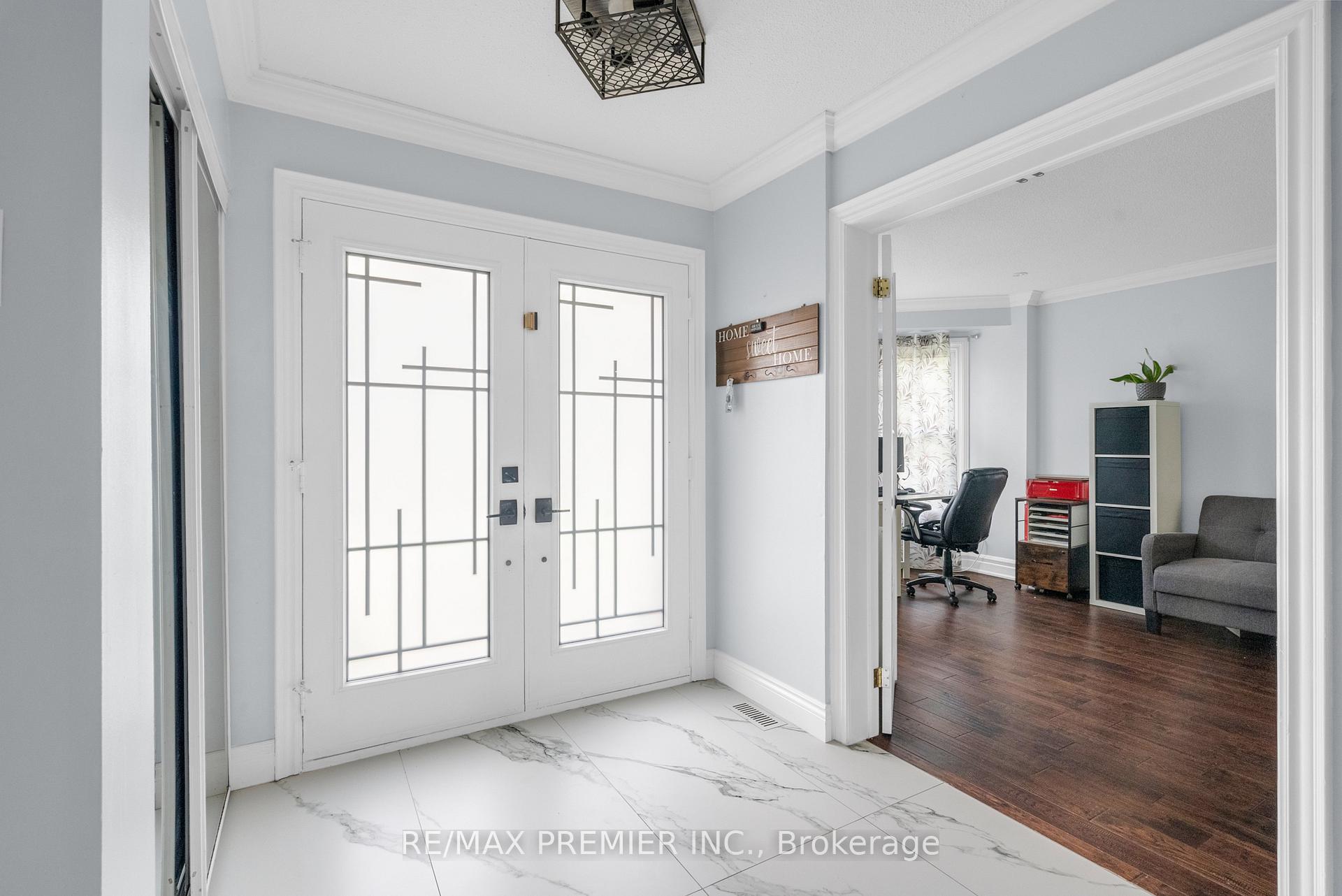 Photo 4 of 59 Glenabbey Drive, Clarington, Courtice — HOMEH