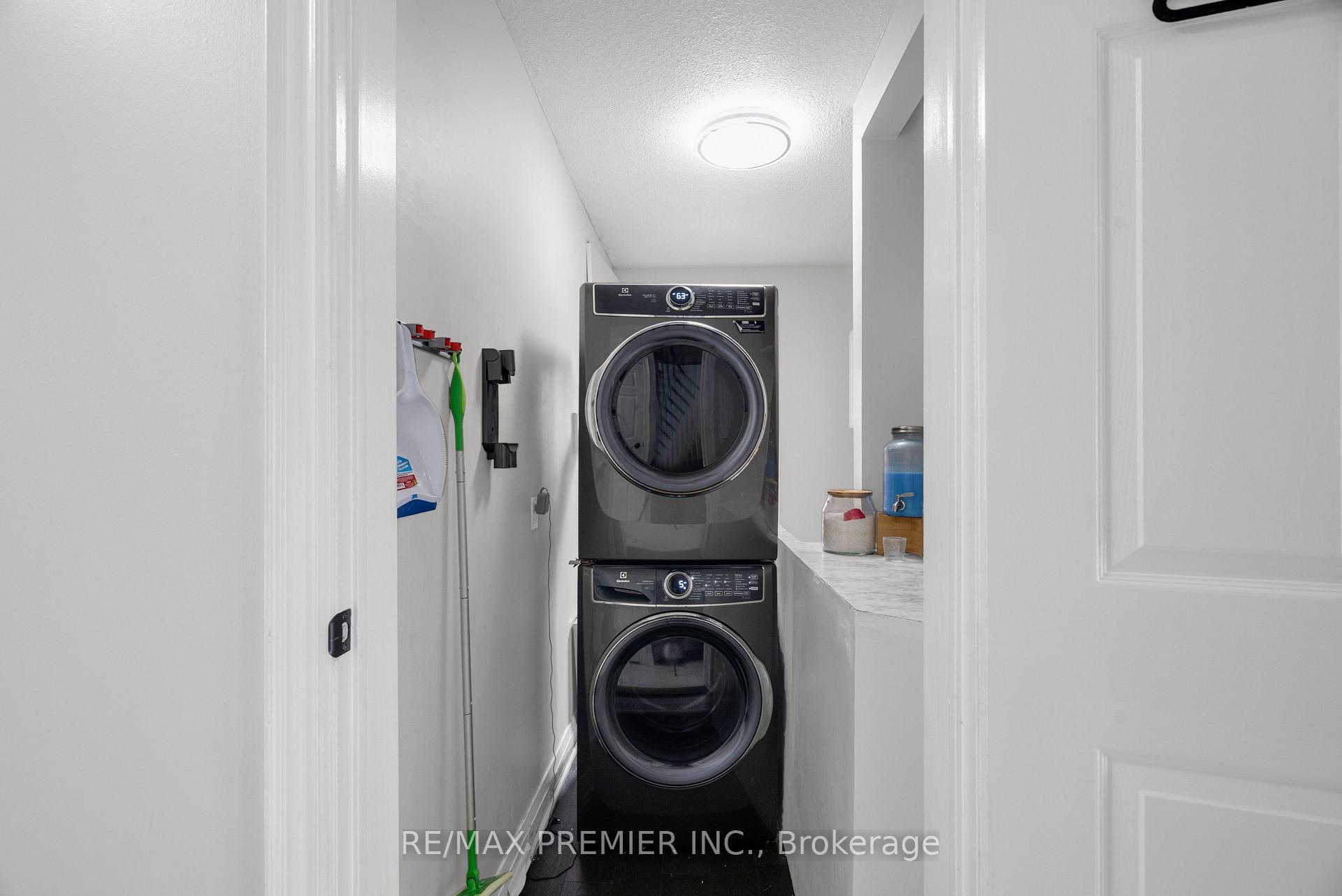 Photo 5 of 59 Glenabbey Drive, Clarington, Courtice — HOMEH
