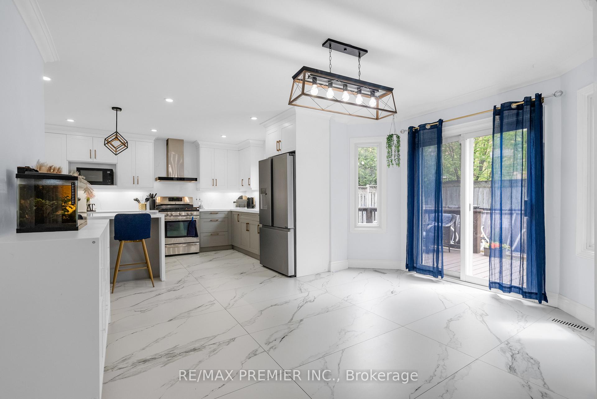 Photo 9 of 59 Glenabbey Drive, Clarington, Courtice — HOMEH