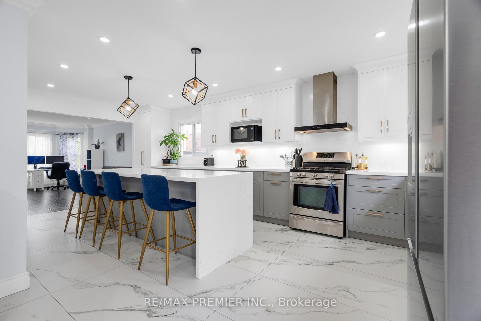 Photo 10 of 59 Glenabbey Drive, Clarington, Courtice — HOMEH