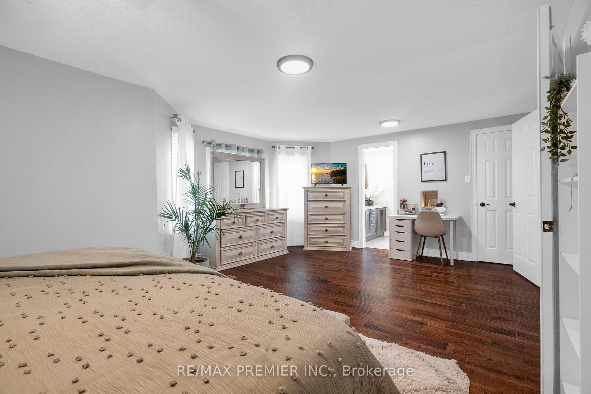 Photo 19 of 59 Glenabbey Drive, Clarington, Courtice — HOMEH