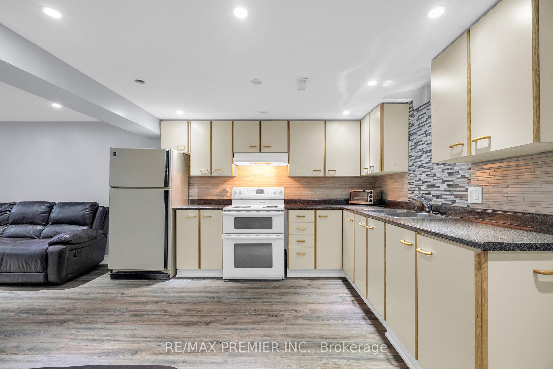 Photo 35 of 59 Glenabbey Drive, Clarington, Courtice — HOMEH