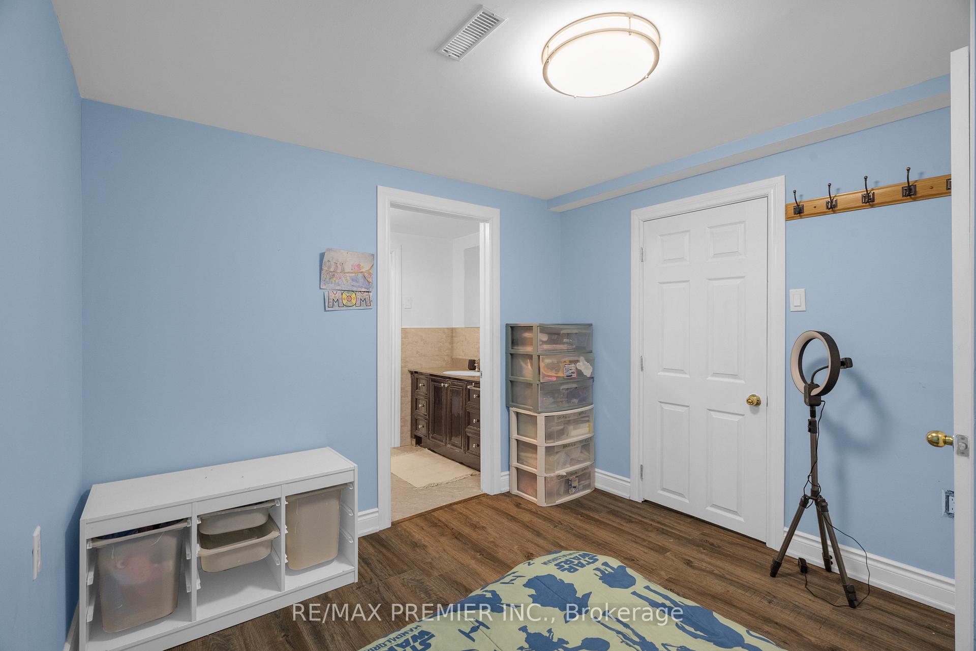 Photo 44 of 59 Glenabbey Drive, Clarington, Courtice — HOMEH