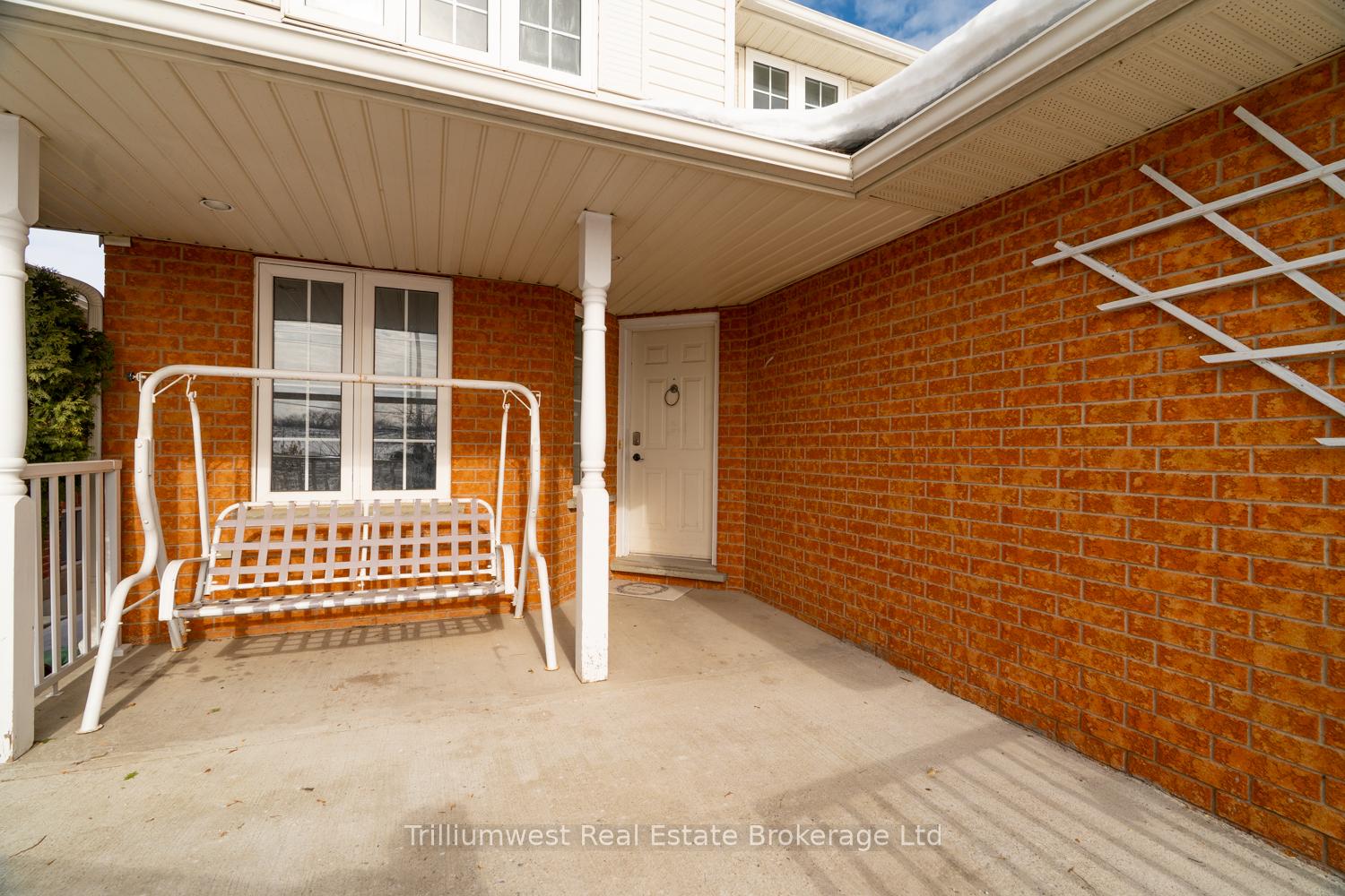 Photo 4 of 23 Moffatt Lane, Guelph, Clairfields/Hanlon Business Park — HOMEH
