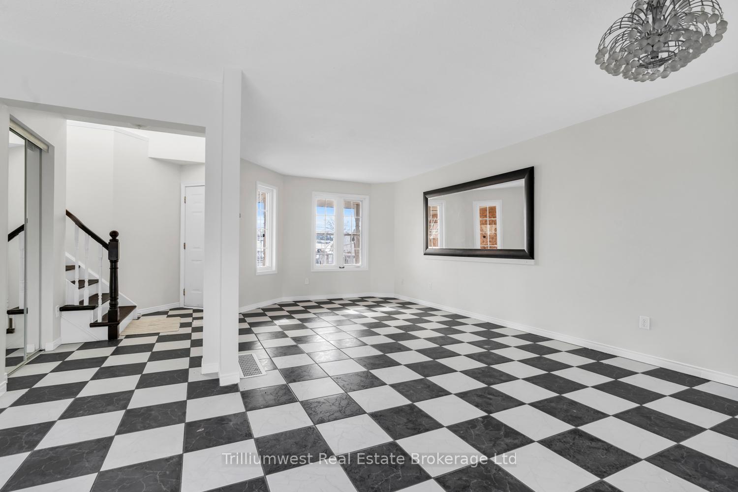 Photo 9 of 23 Moffatt Lane, Guelph, Clairfields/Hanlon Business Park — HOMEH