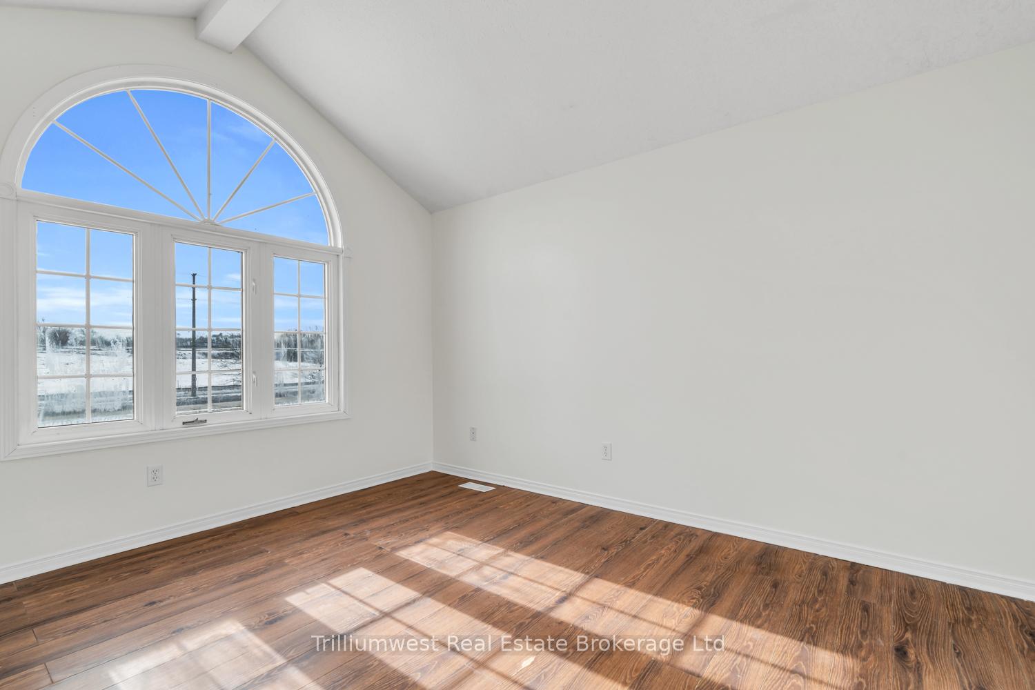 Photo 18 of 23 Moffatt Lane, Guelph, Clairfields/Hanlon Business Park — HOMEH