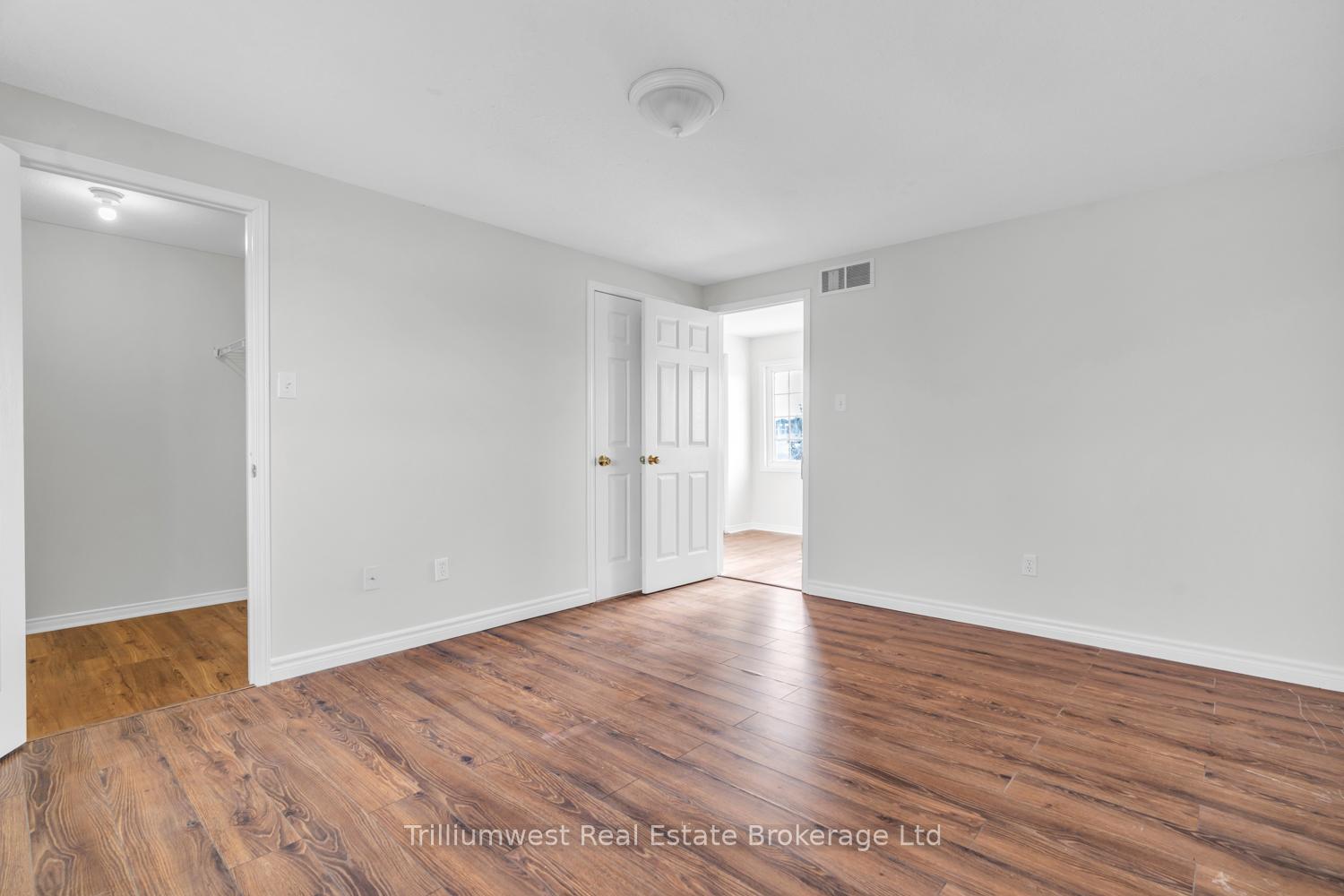 Photo 24 of 23 Moffatt Lane, Guelph, Clairfields/Hanlon Business Park — HOMEH