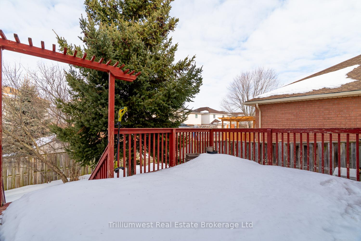 Photo 37 of 23 Moffatt Lane, Guelph, Clairfields/Hanlon Business Park — HOMEH