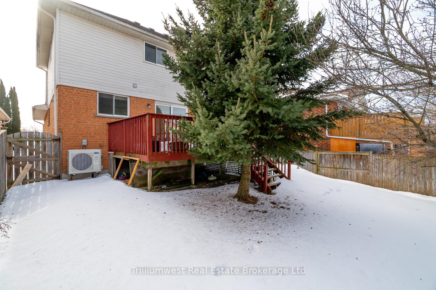 Photo 40 of 23 Moffatt Lane, Guelph, Clairfields/Hanlon Business Park — HOMEH