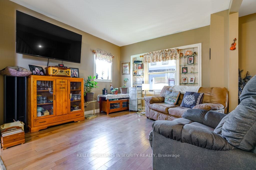 Photo 6 of 429 Fifth Street E, Cornwall — HOMEH