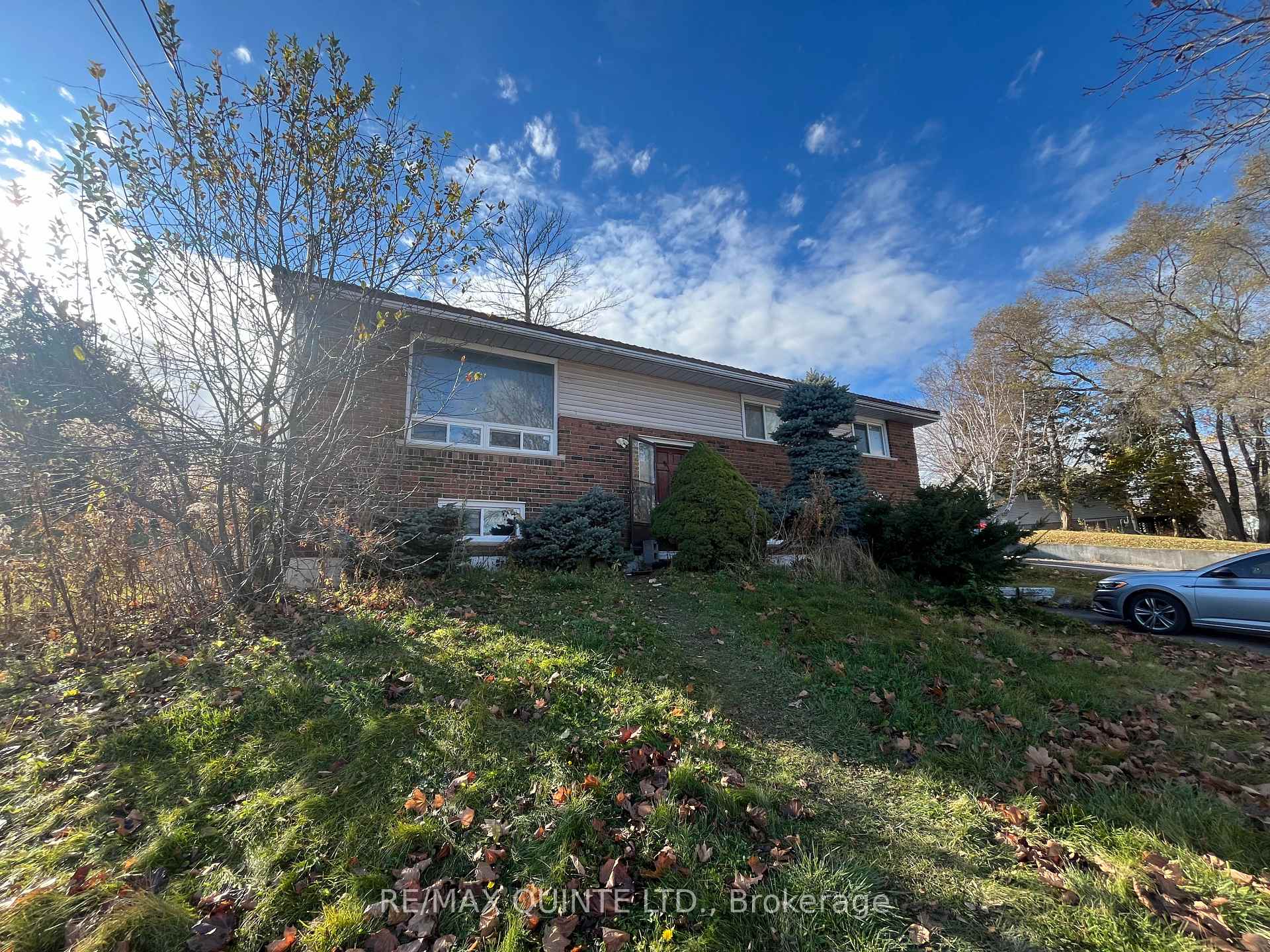 Photo 1 of 86 Wallbridge Crescent, Belleville, Belleville Ward — HOMEH