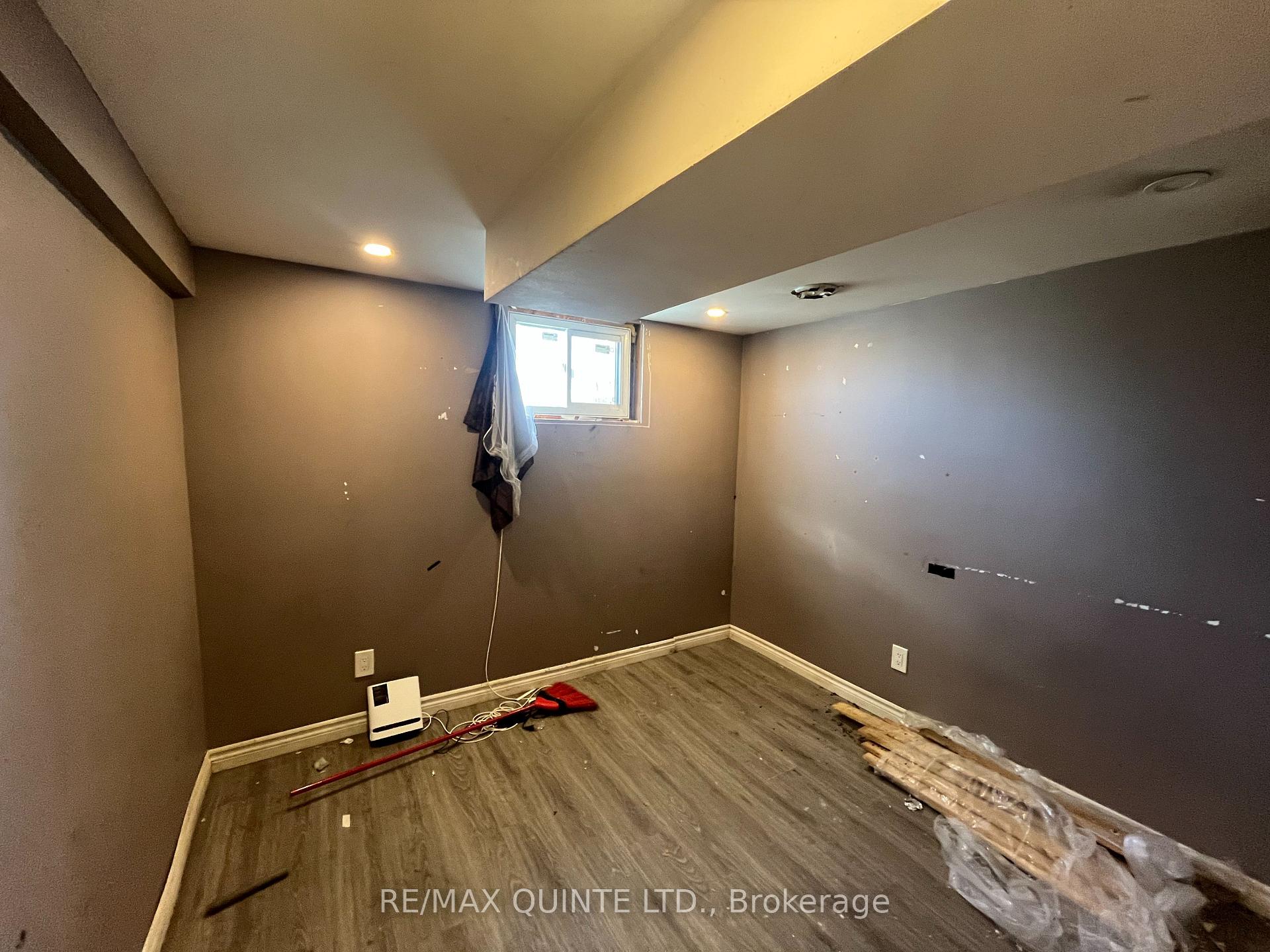 Photo 18 of 86 Wallbridge Crescent, Belleville, Belleville Ward — HOMEH