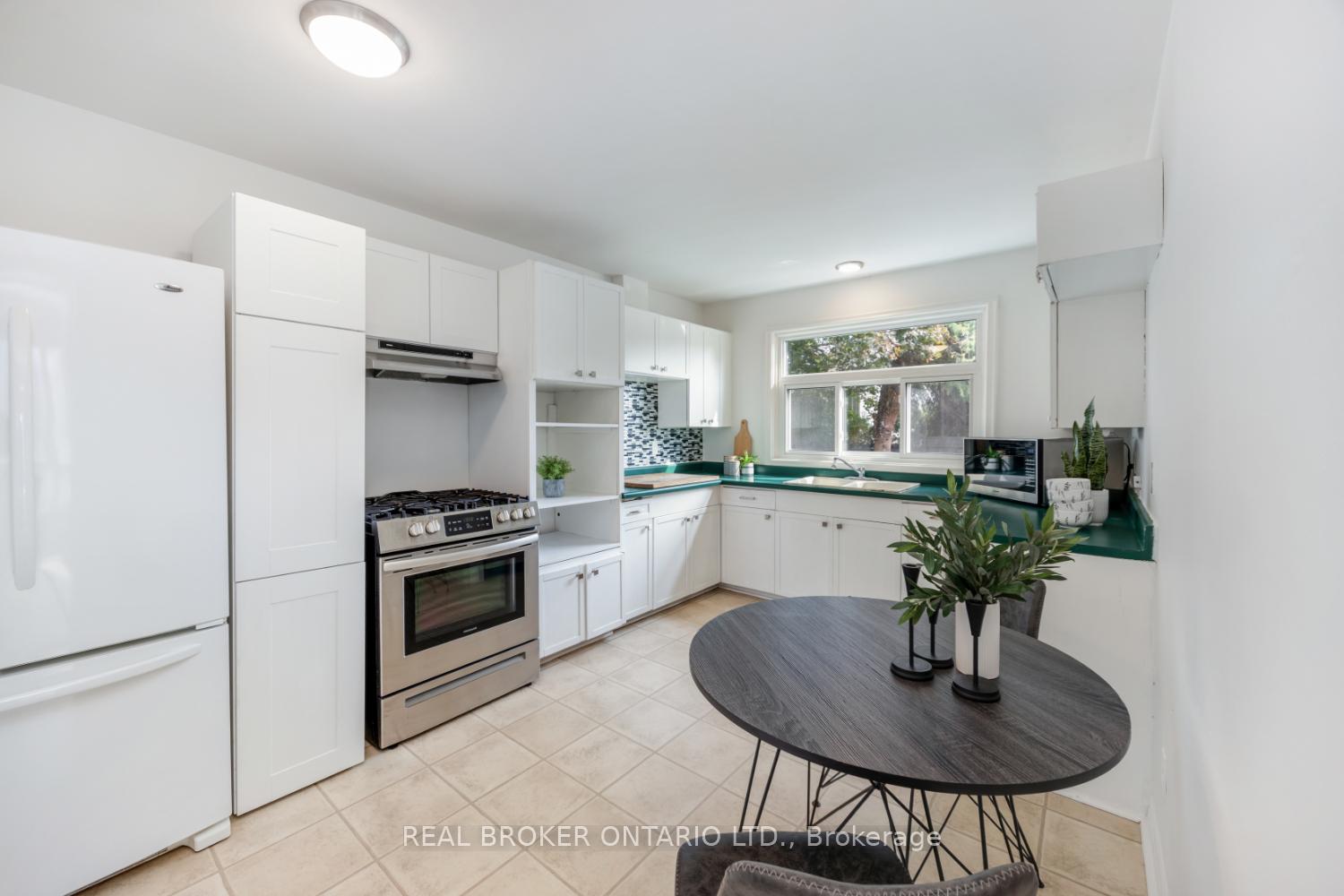 Photo 12 of 17 Jane Avenue, Clarington, Courtice — HOMEH