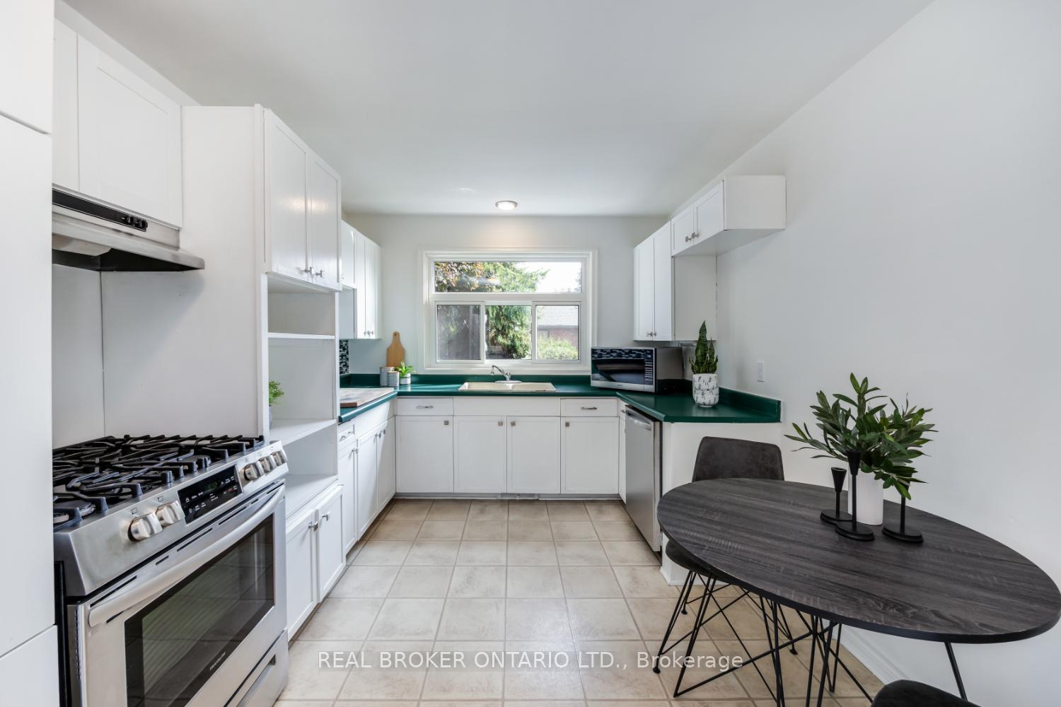 Photo 13 of 17 Jane Avenue, Clarington, Courtice — HOMEH