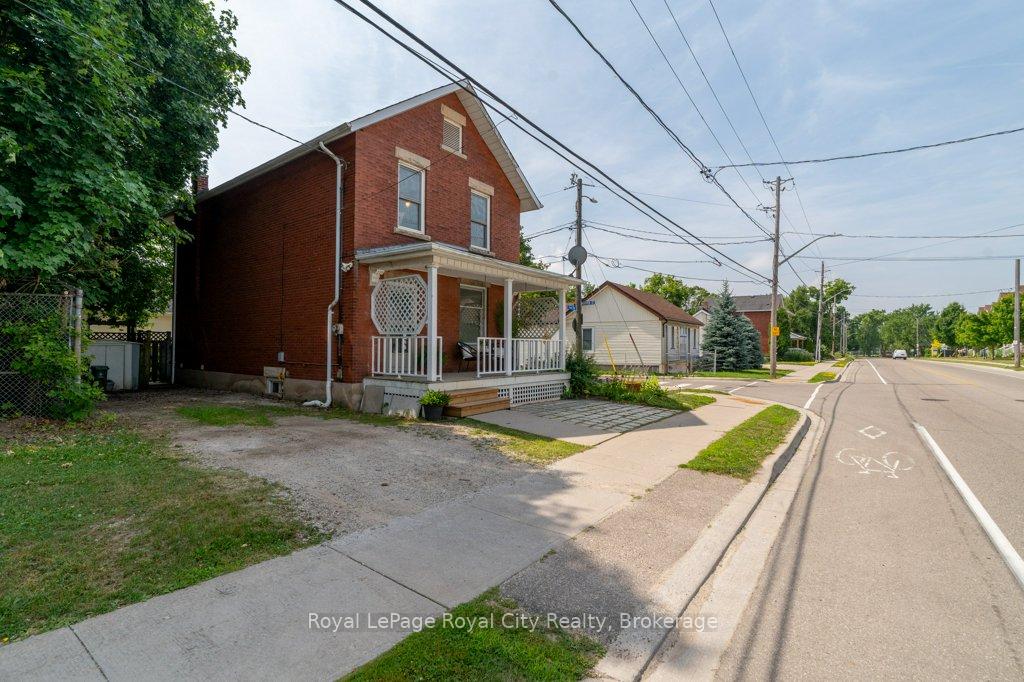 Photo 4 of 159 York Road, Guelph, St. Patrick's Ward — HOMEH