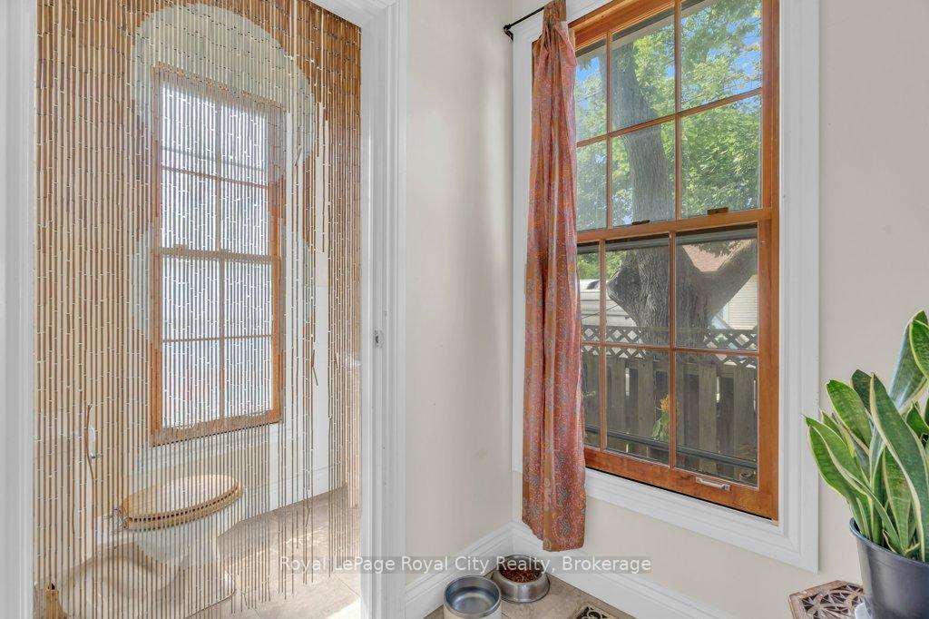Photo 21 of 159 York Road, Guelph, St. Patrick's Ward — HOMEH