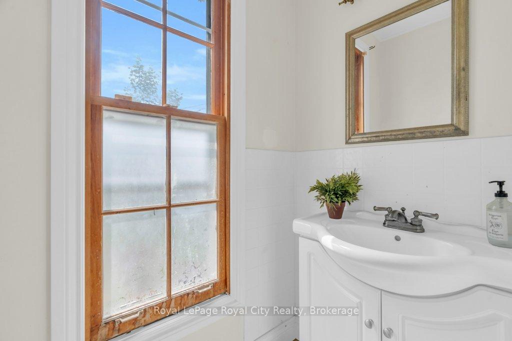 Photo 22 of 159 York Road, Guelph, St. Patrick's Ward — HOMEH