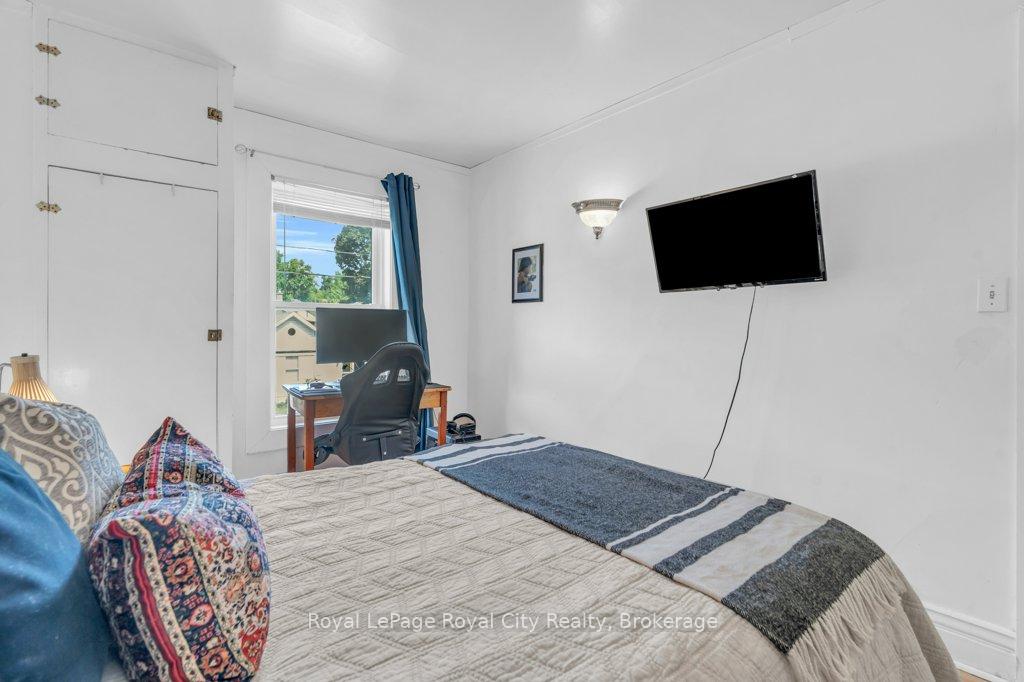 Photo 35 of 159 York Road, Guelph, St. Patrick's Ward — HOMEH