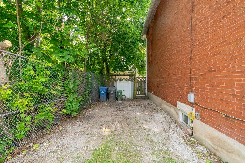 Photo 36 of 159 York Road, Guelph, St. Patrick's Ward — HOMEH