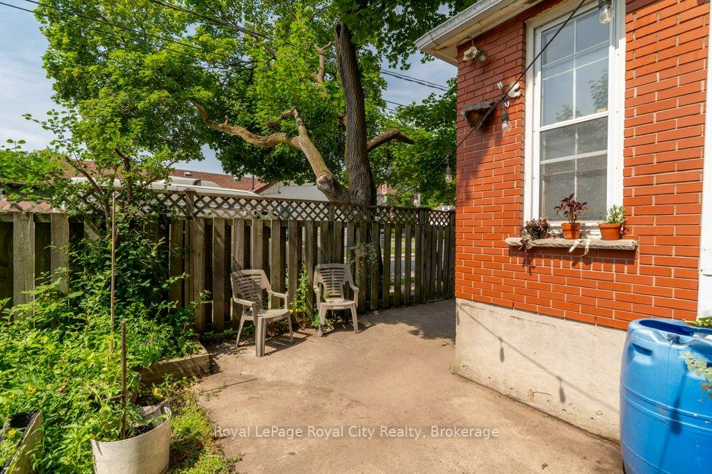 Photo 43 of 159 York Road, Guelph, St. Patrick's Ward — HOMEH
